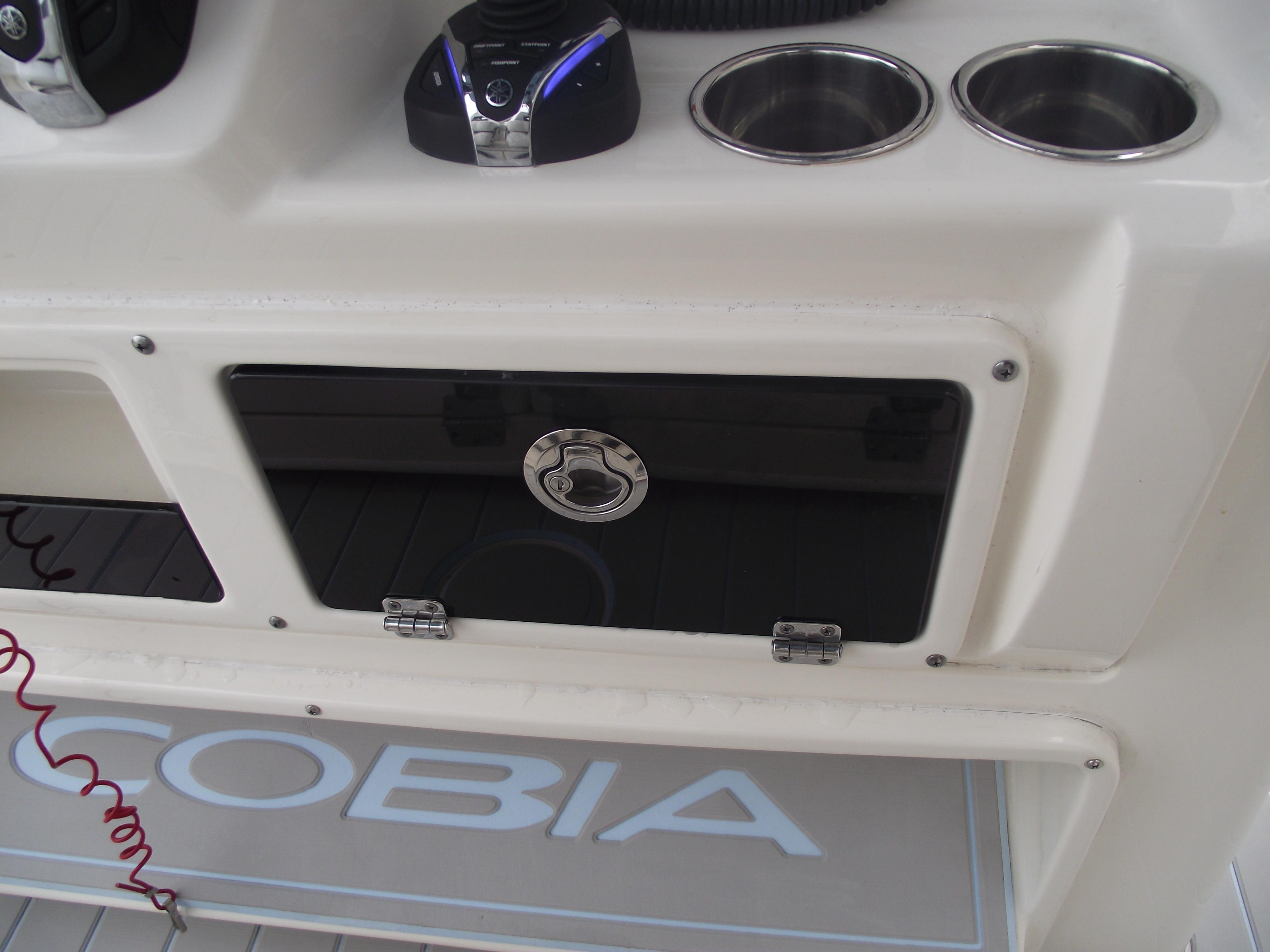 2021-cobia-301-center-console-power-9775810-20250429132129636-1_XLARGE
