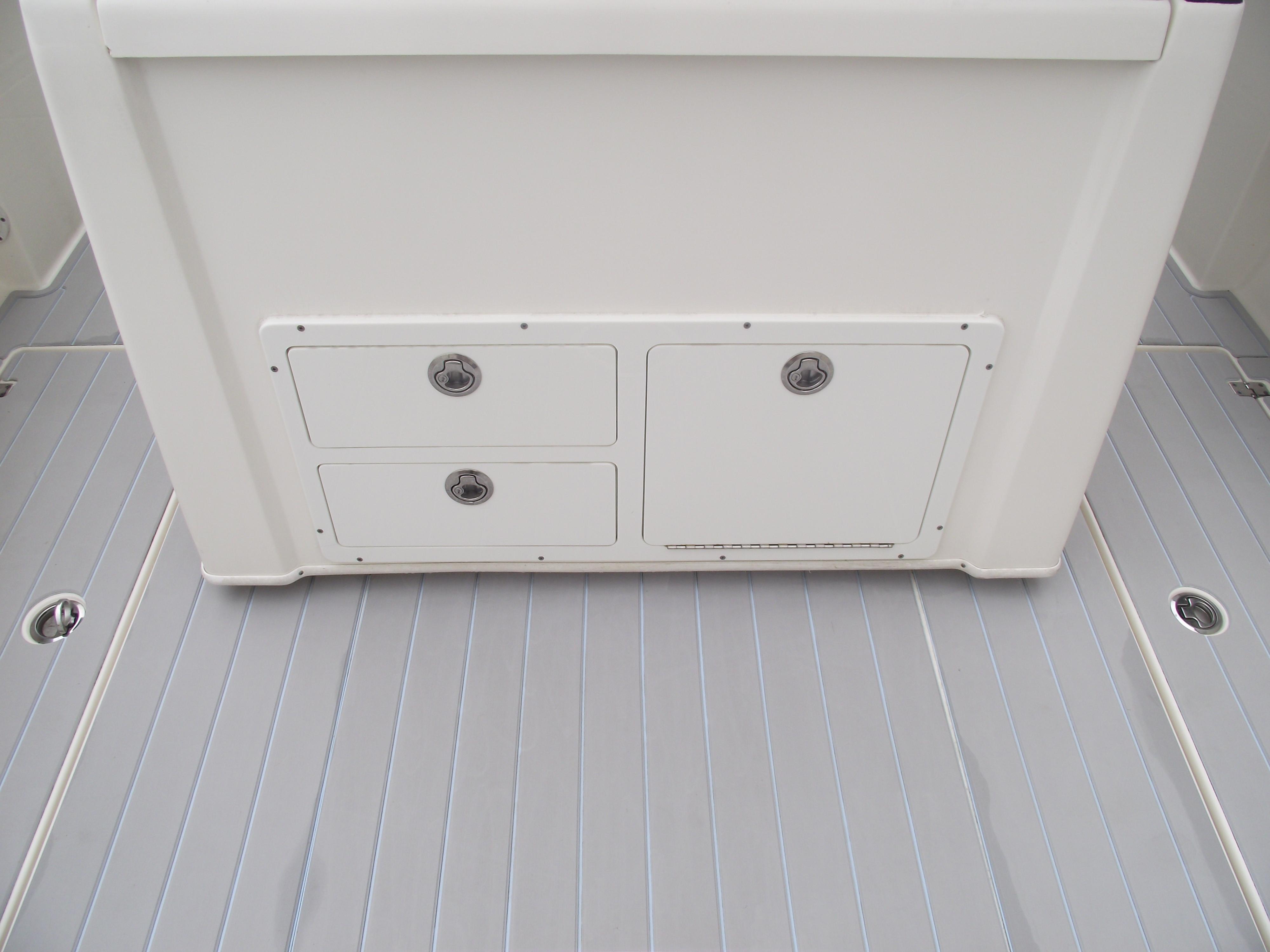 2021-cobia-301-center-console-power-9775810-20250429132219661-1_XLARGE