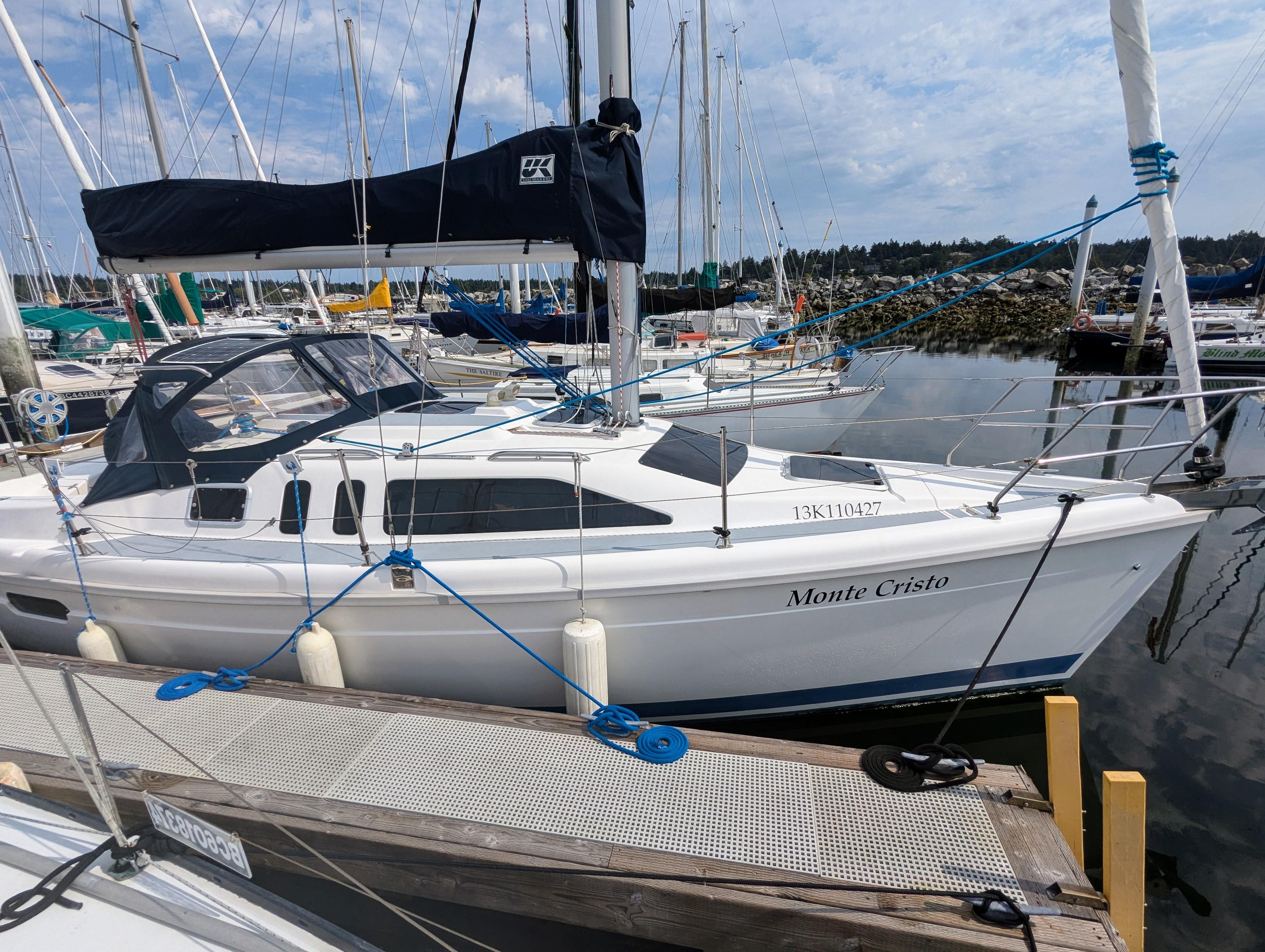 1996 Hunter 29.5 Sidney, Canada - Fraser Yacht Sales