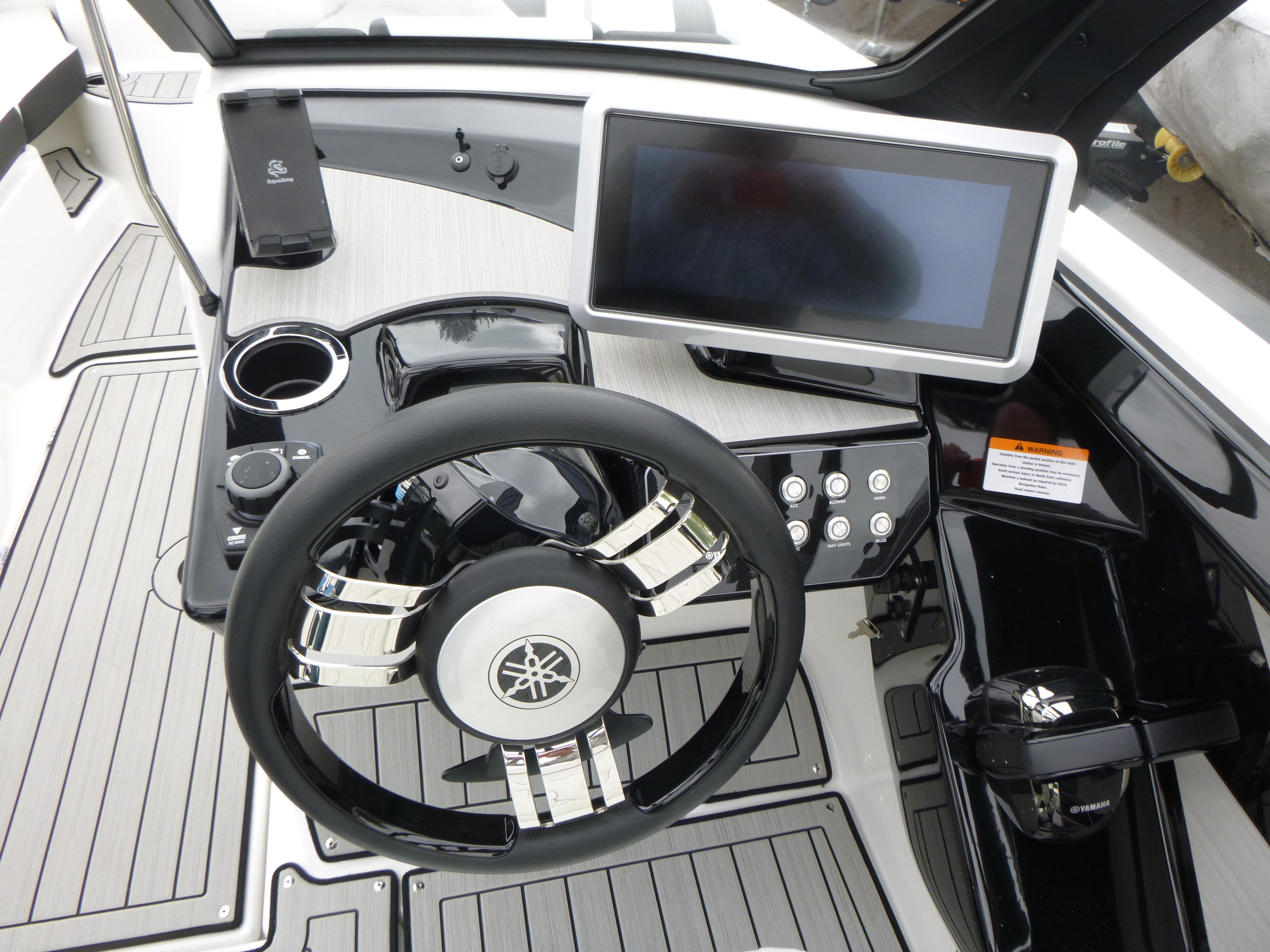2025 Yamaha Boats 222SD Gallery