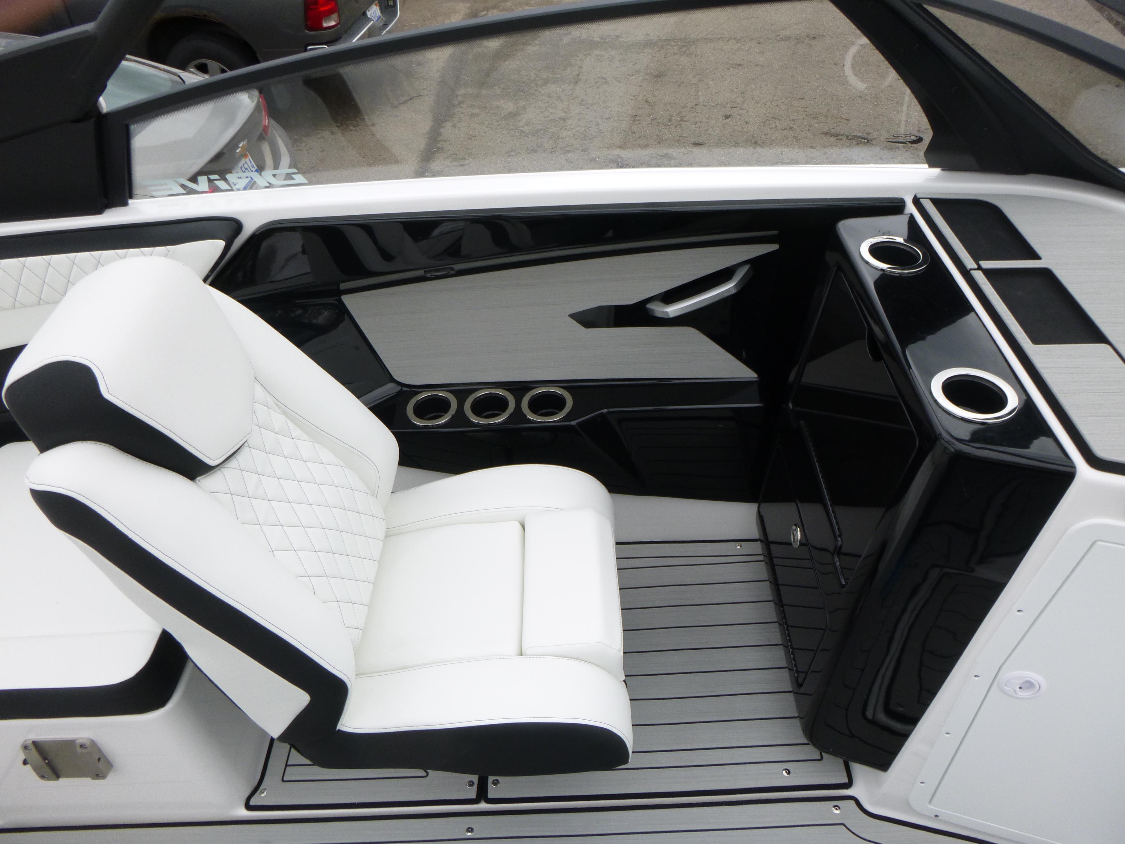 2025 Yamaha Boats 222SD Gallery