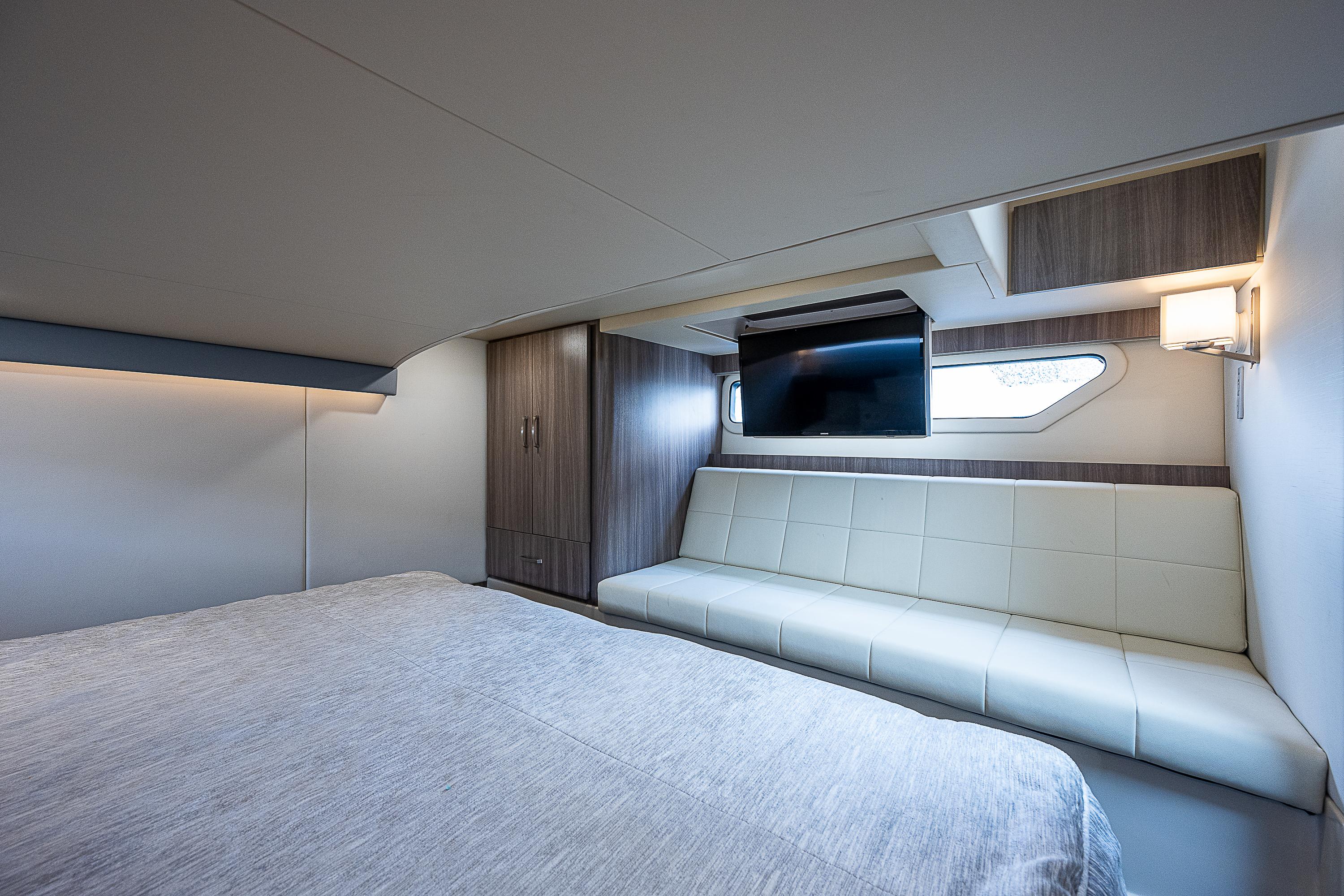 Regal 42 - Carchi - Master Stateroom