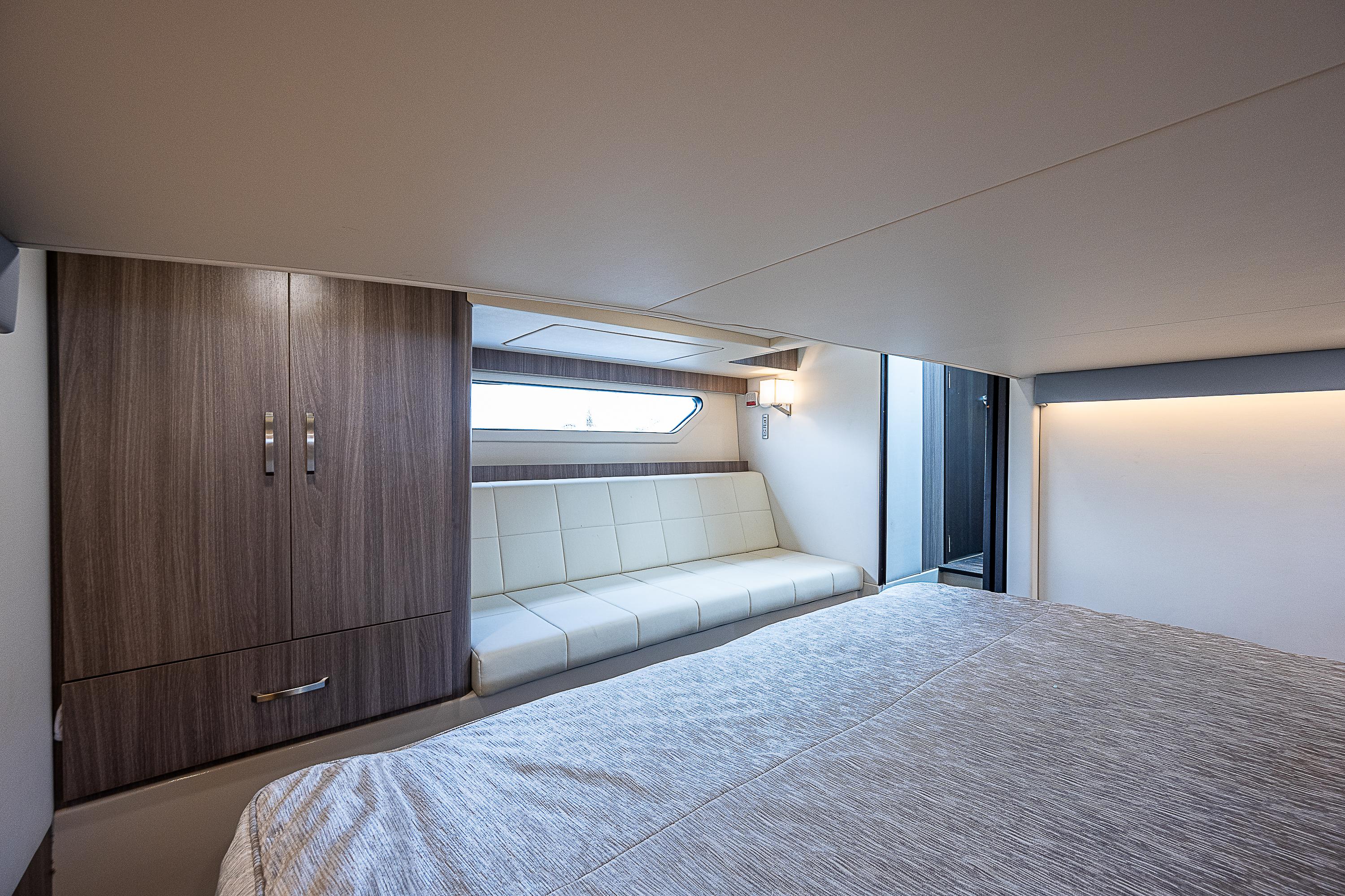 Regal 42 - Carchi - Master Stateroom