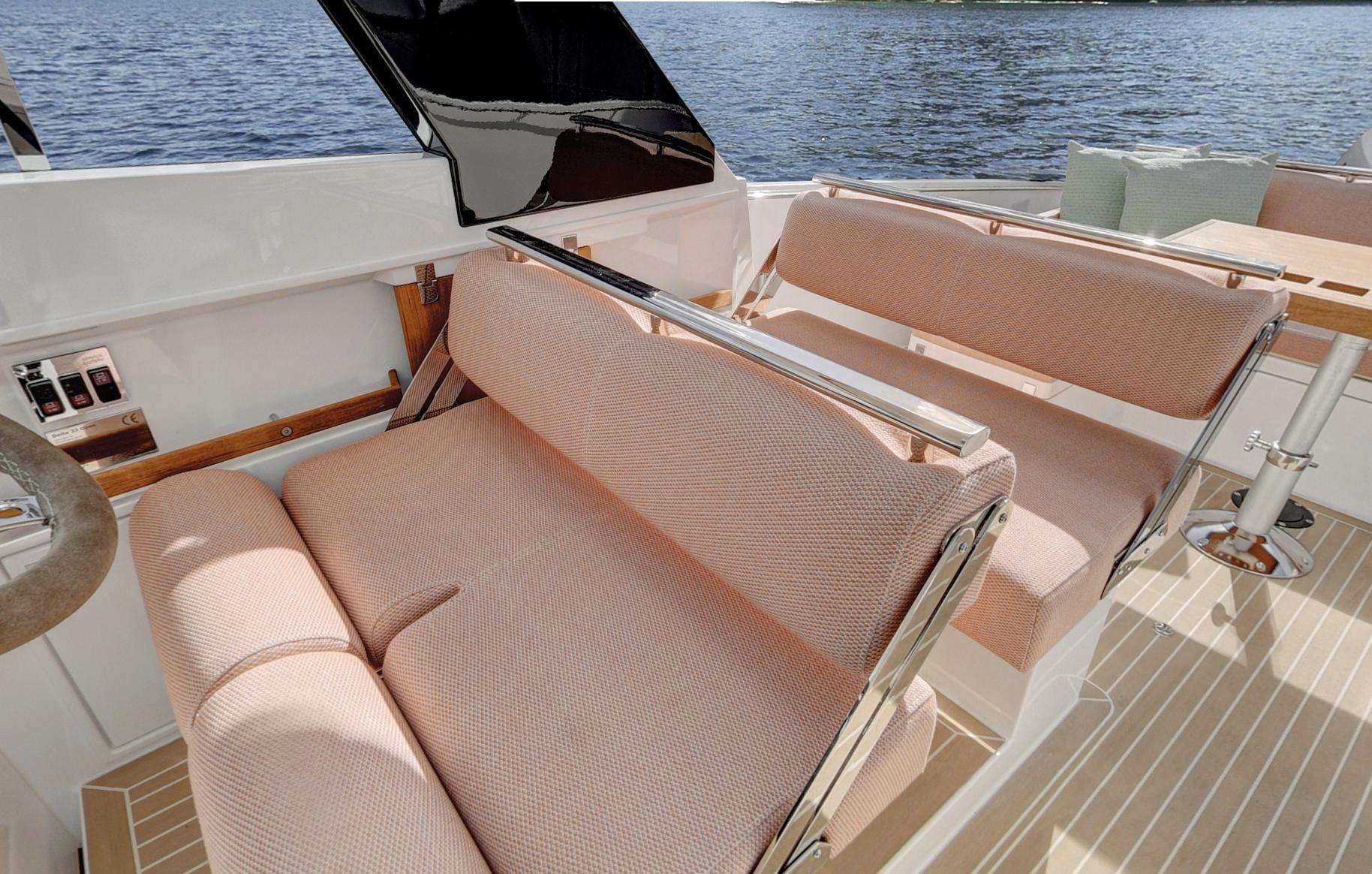 Delta Powerboats-33 Open 2024 -FL-US-9225820 | Thumbnail