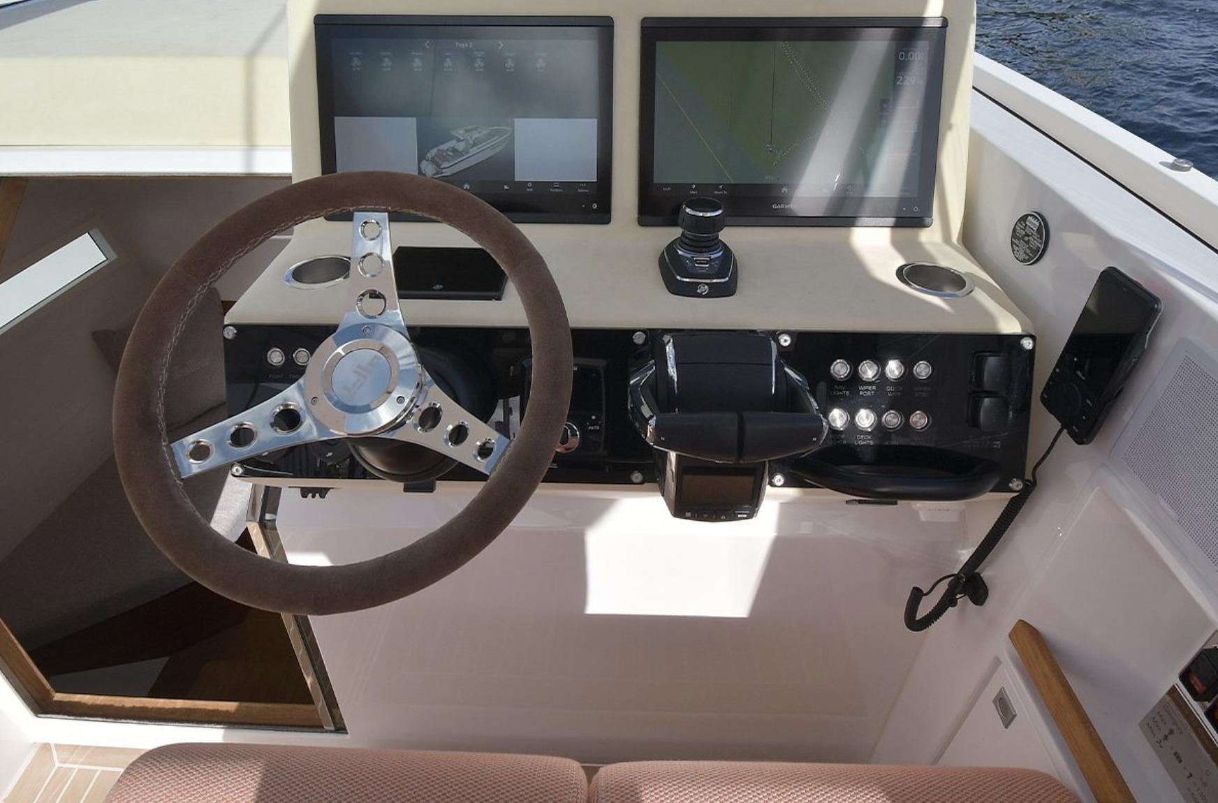 Delta Powerboats-33 Open 2024 -FL-US-9225820 | Thumbnail