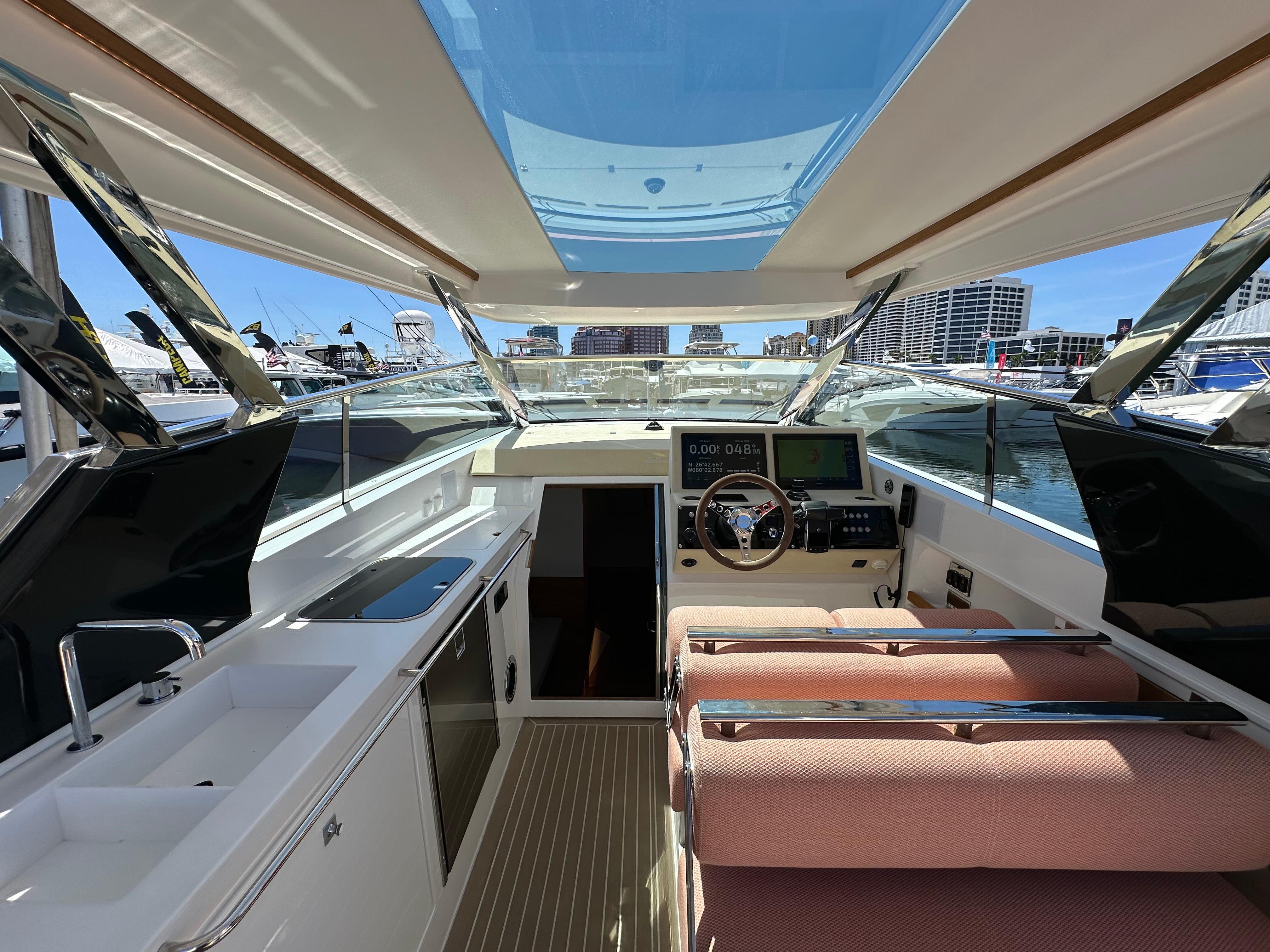 Delta Powerboats-33 Open 2024 -FL-US-9225820 | Thumbnail