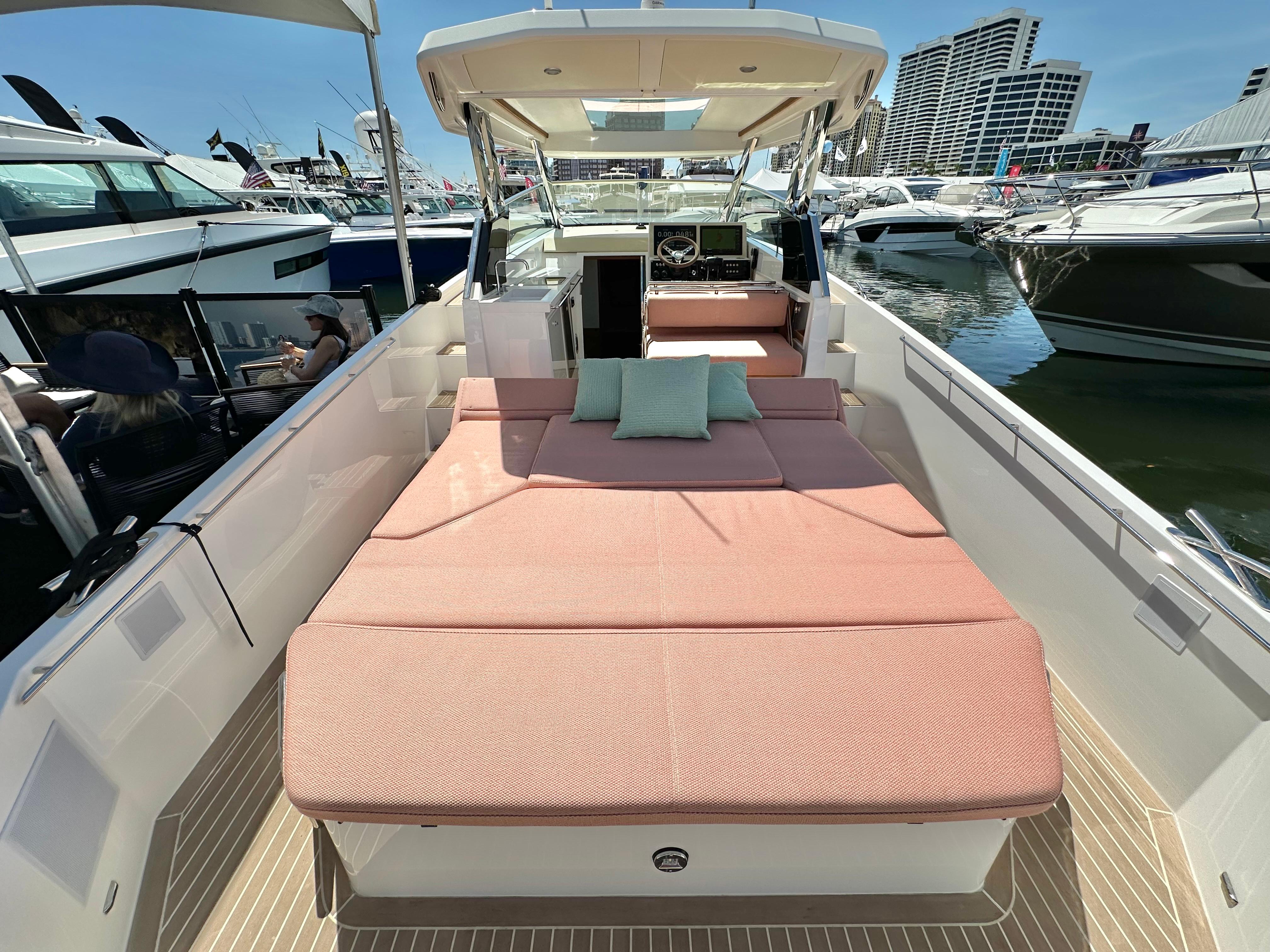 Delta Powerboats-33 Open 2024 -FL-US-9225820 | Thumbnail