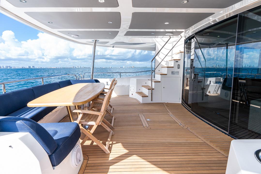 2019 Sunseeker 86 Yacht