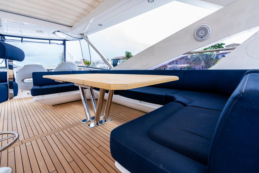 2019 Sunseeker 86 Yacht