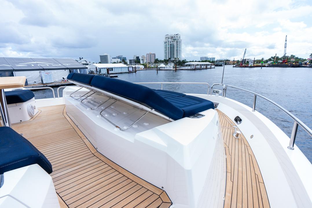 2019 Sunseeker 86 Yacht