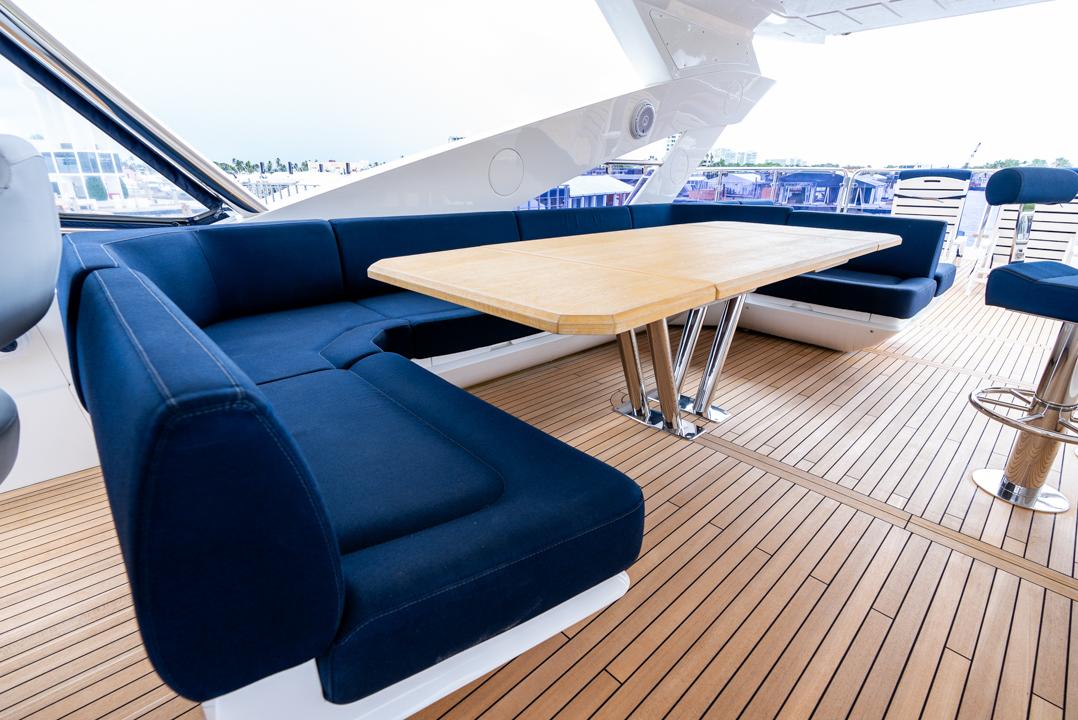 2019 Sunseeker 86 Yacht