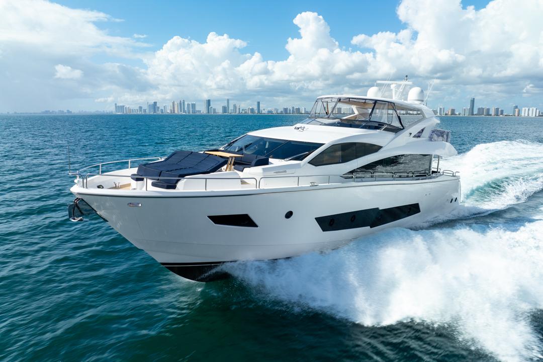 2019 Sunseeker 86 Yacht