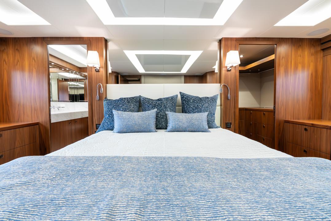 2019 Sunseeker 86 Yacht