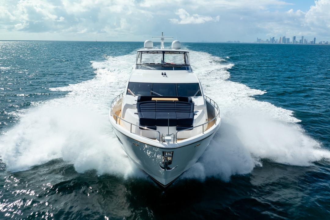 2019 Sunseeker 86 Yacht