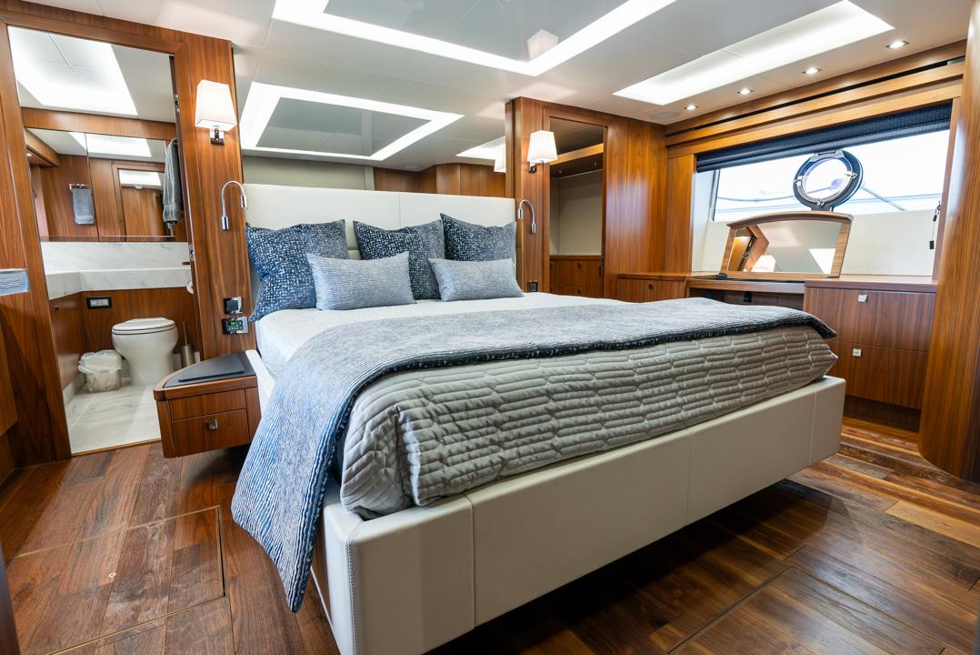 2019 Sunseeker 86 Yacht