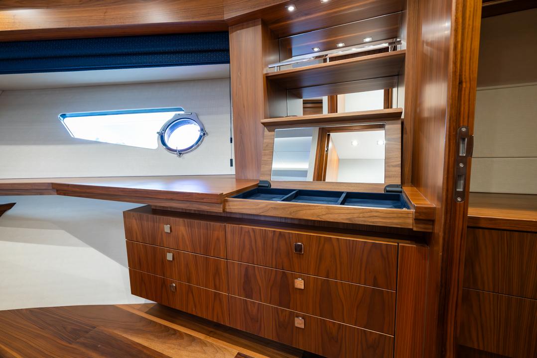 2019 Sunseeker 86 Yacht