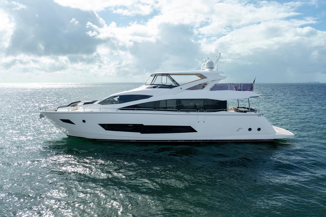 2019 Sunseeker 86 Yacht