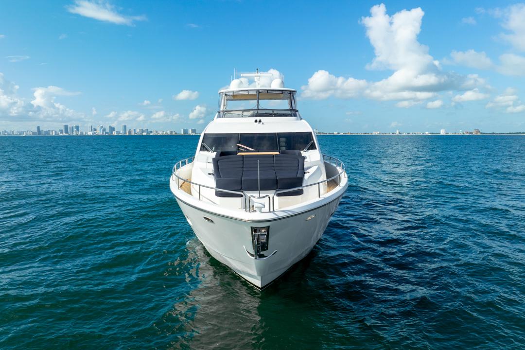 2019 Sunseeker 86 Yacht