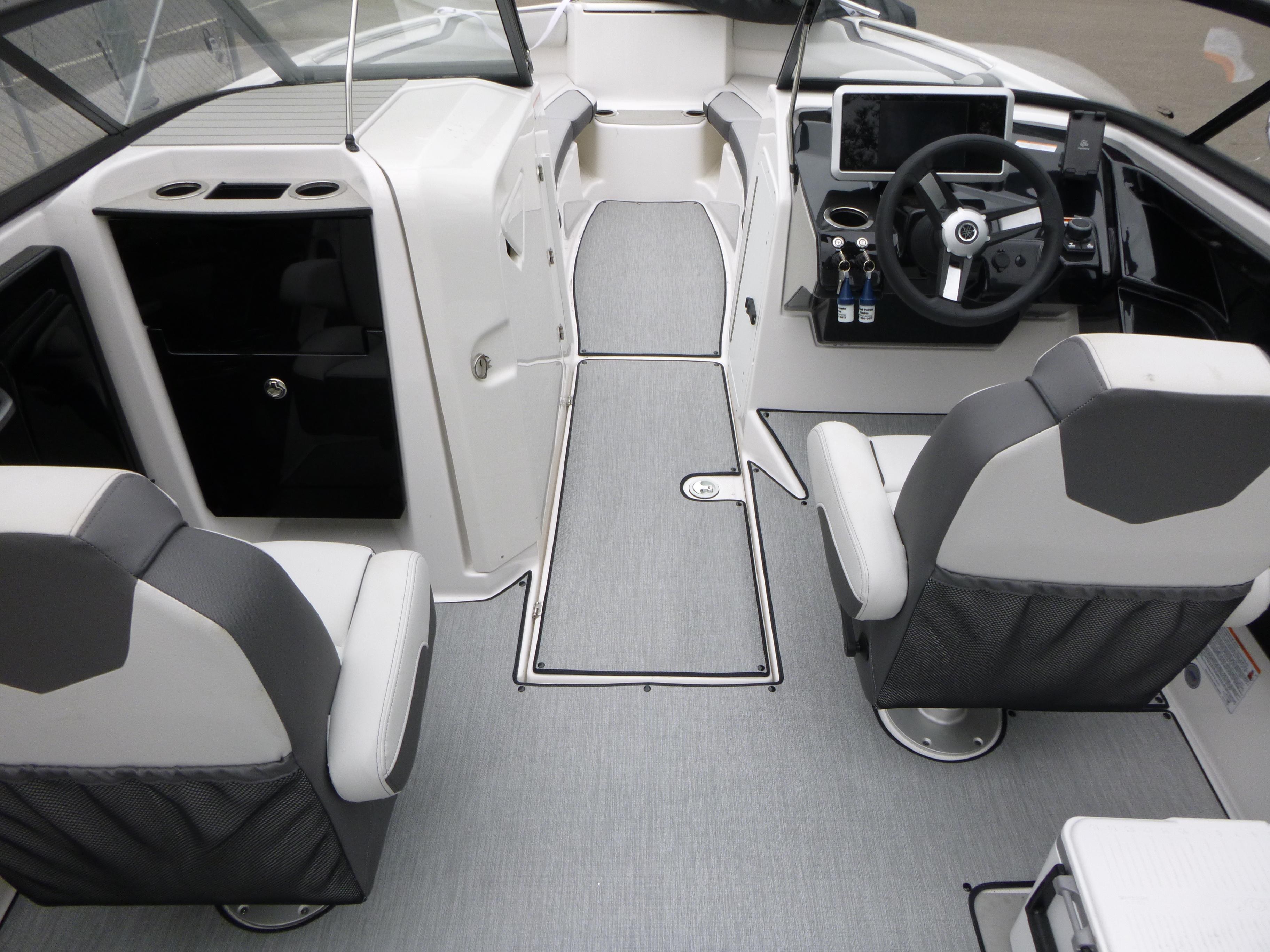 2025 Yamaha Boats AR250 Gallery