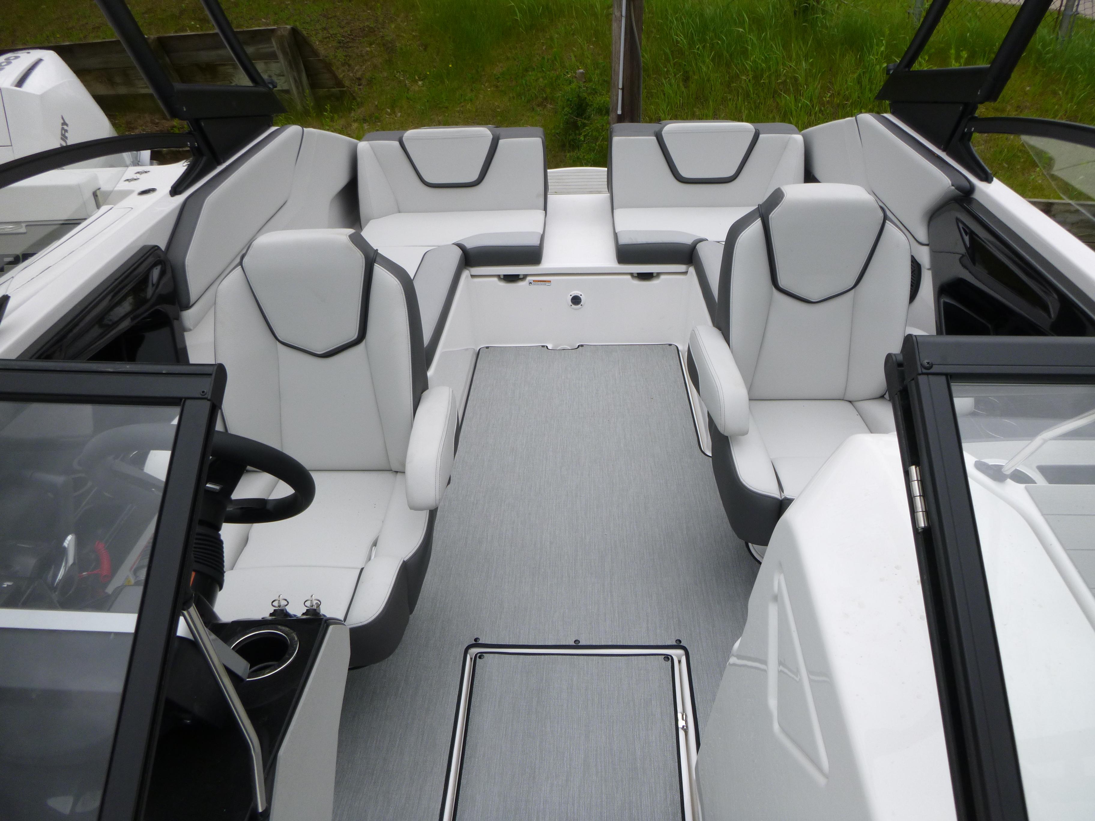 2025 Yamaha Boats AR250 Gallery