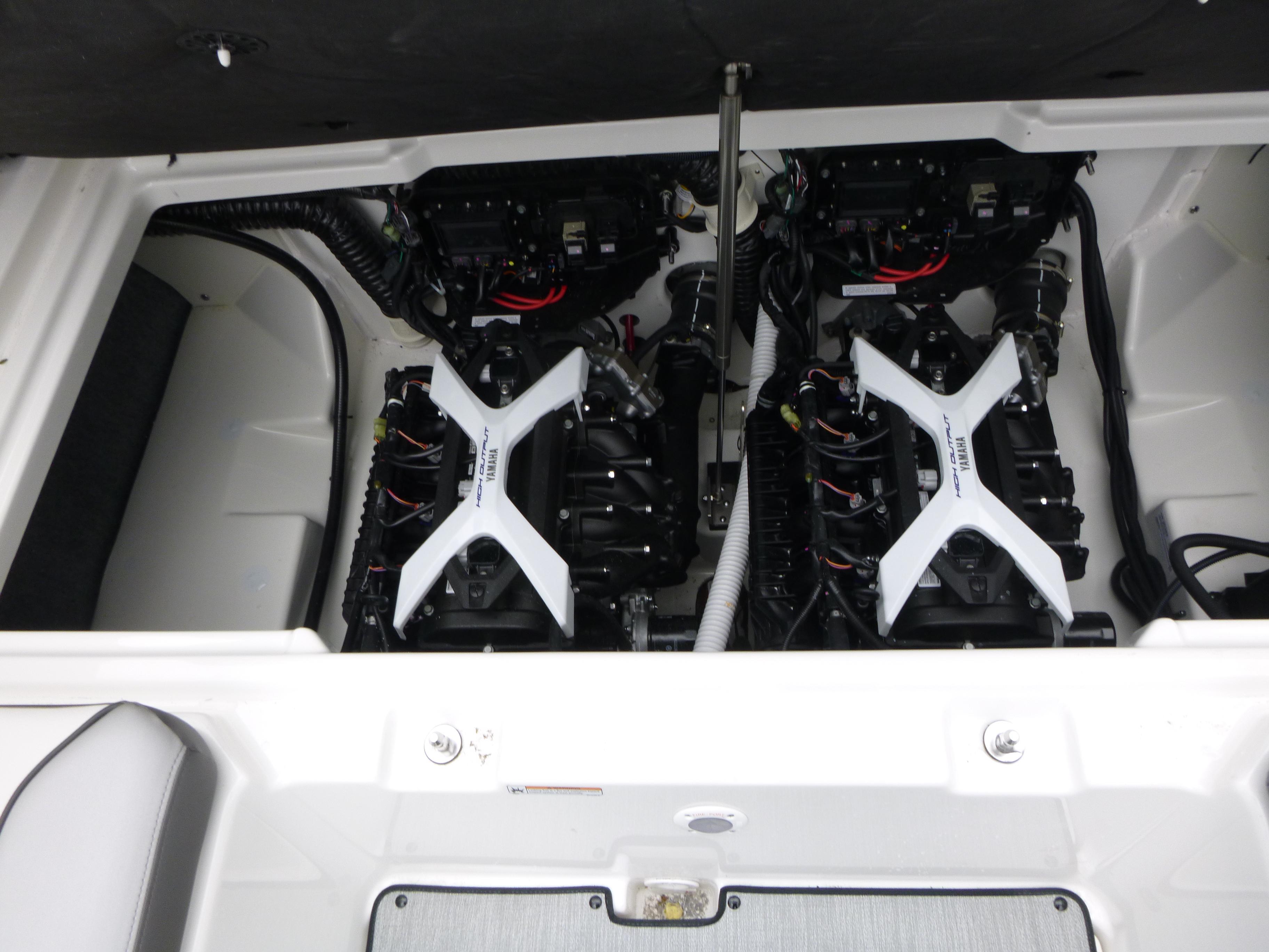 2025 Yamaha Boats AR250 Gallery