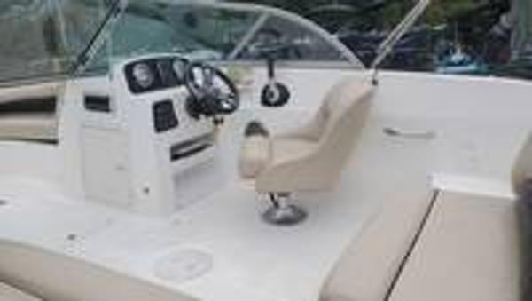 2015 Hurricane boat for sale, model of the boat is 187 SUNDECK & Image # 14 of 16