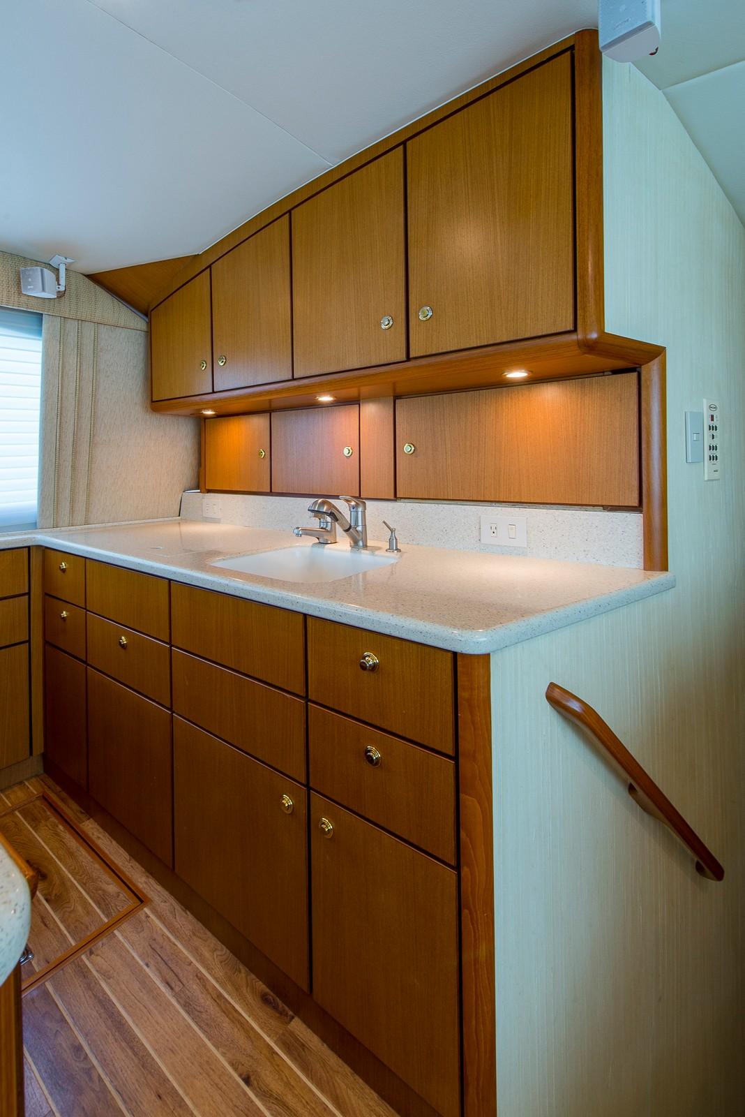 Ocean 46 Kenz Sea - Galley, Sink and Cabinets