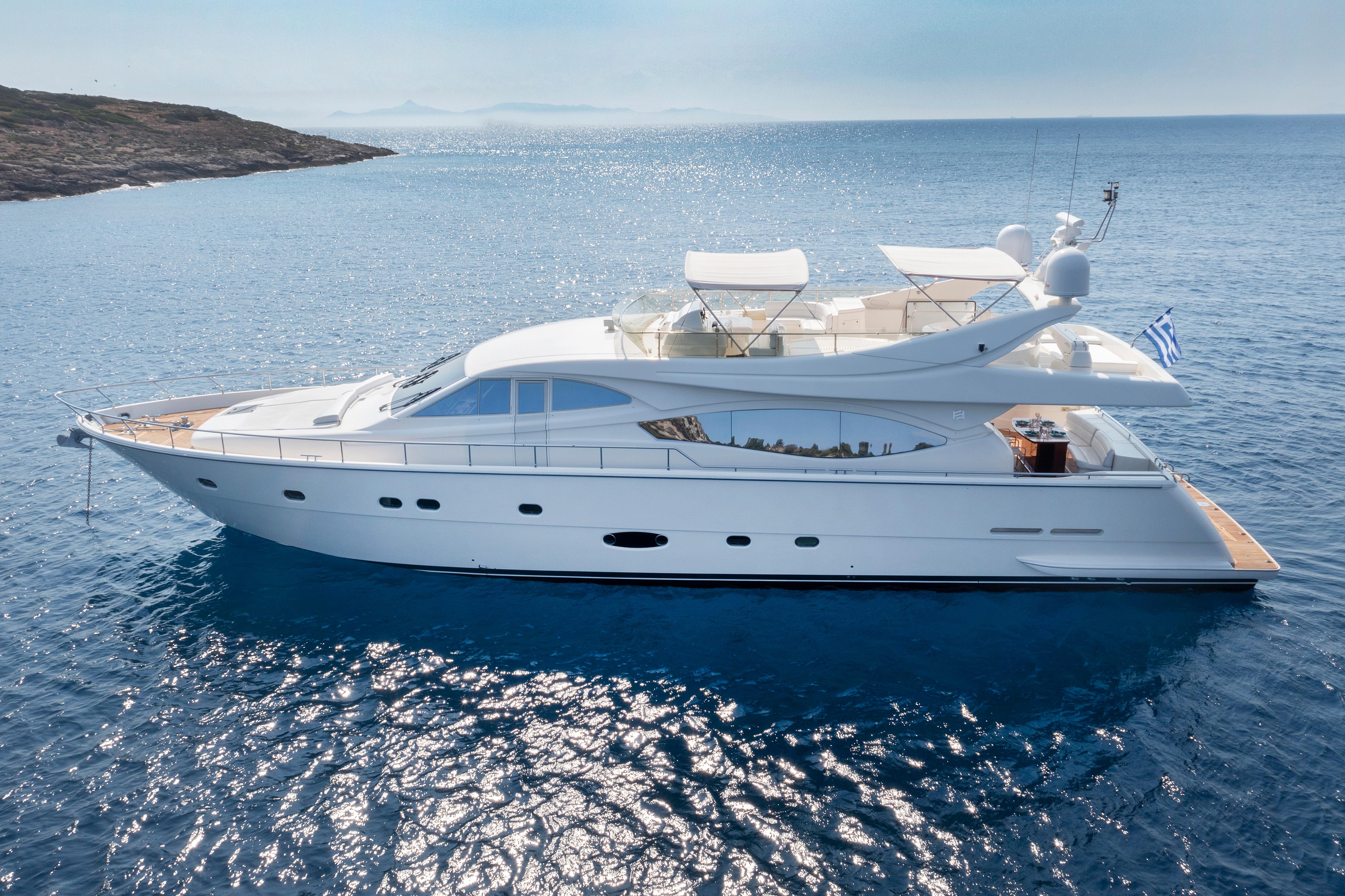 Ferretti Yachts 760