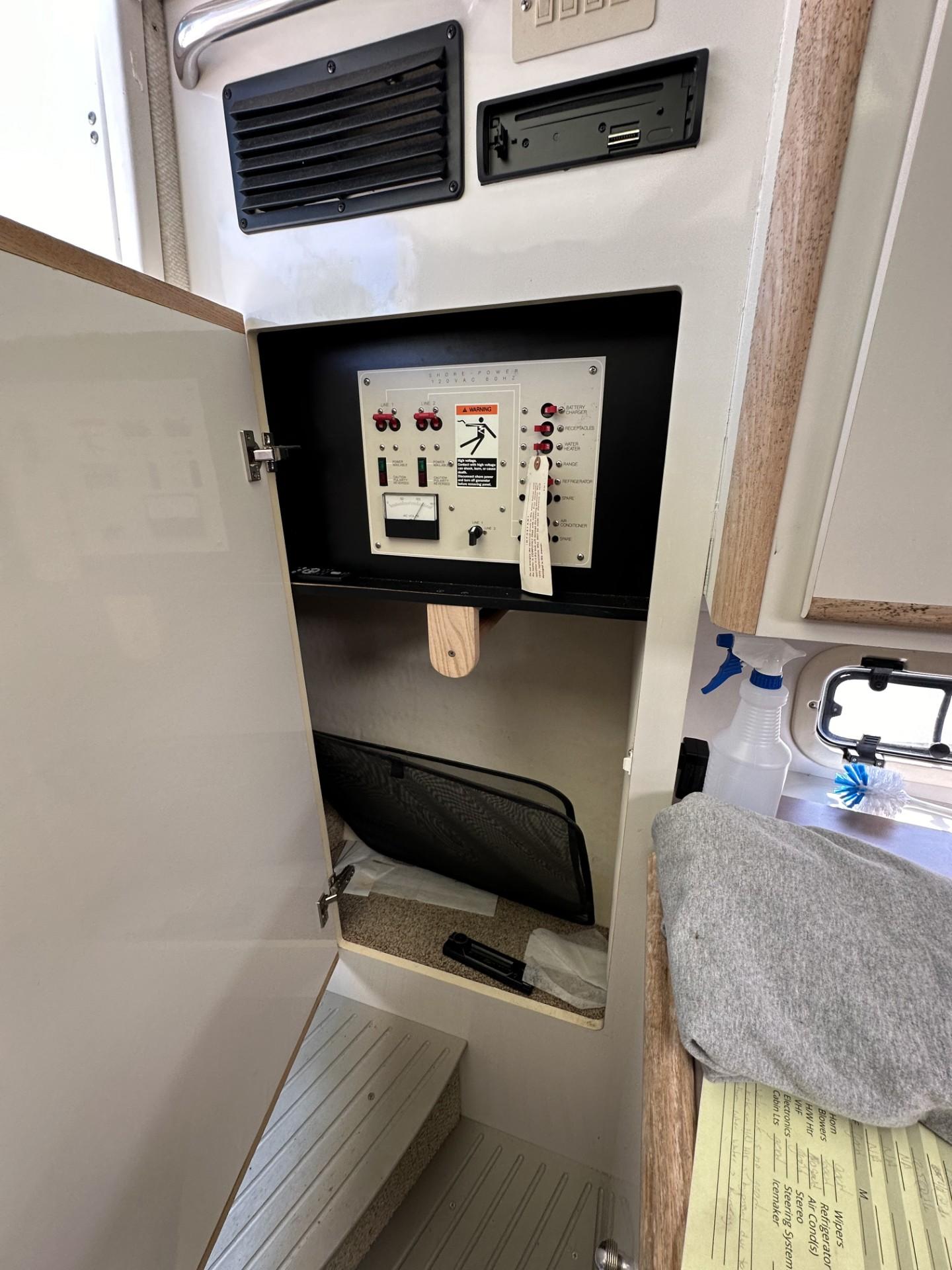 1998 Maxum 2800 SCR-43