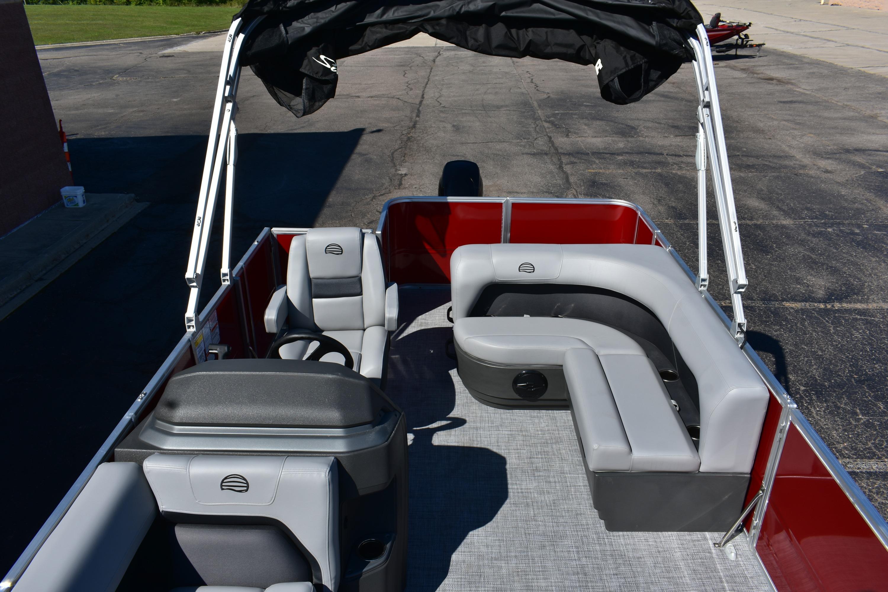 2026 Sun Tracker Party Barge 18 DLX Gallery