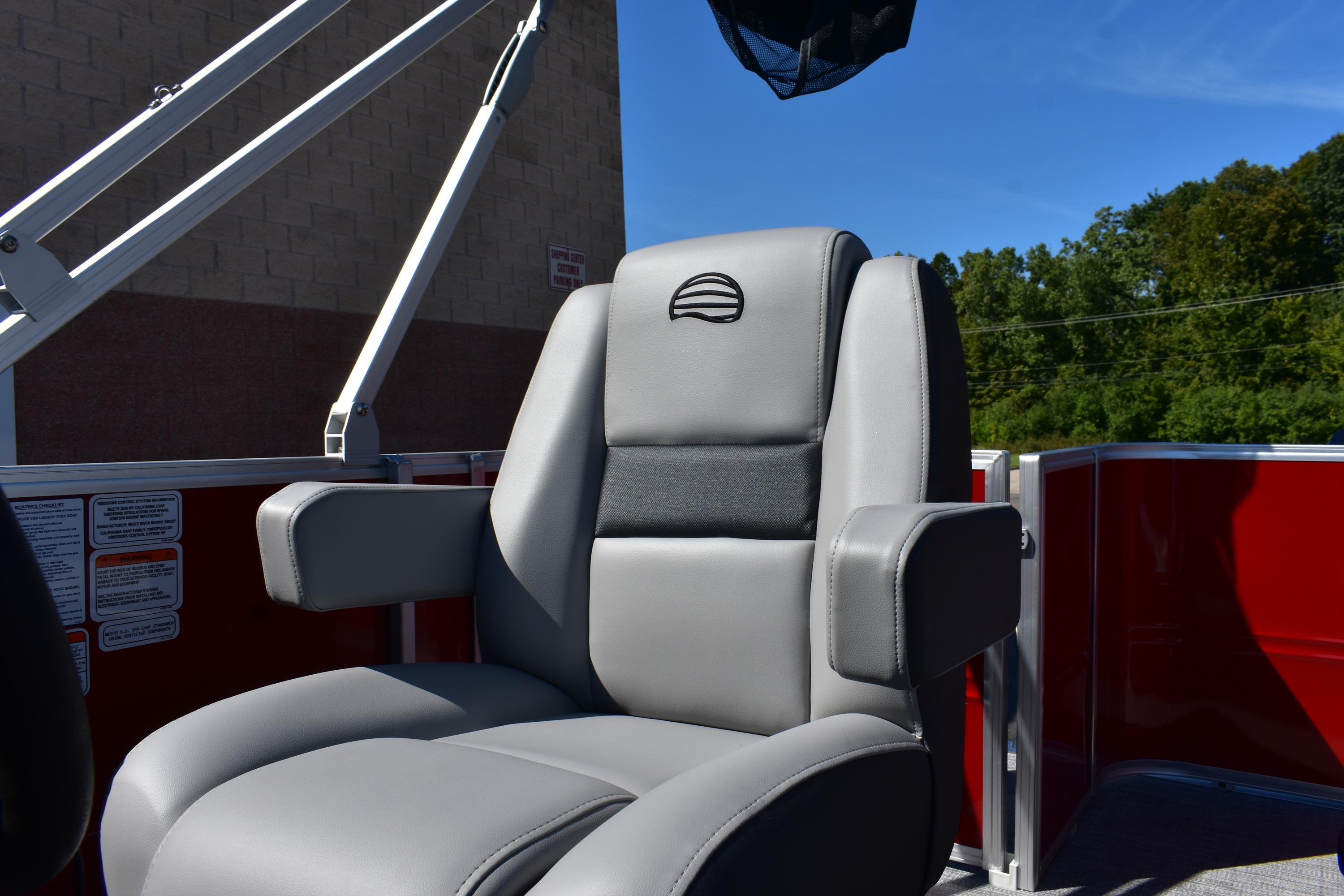 2026 Sun Tracker Party Barge 18 DLX Gallery