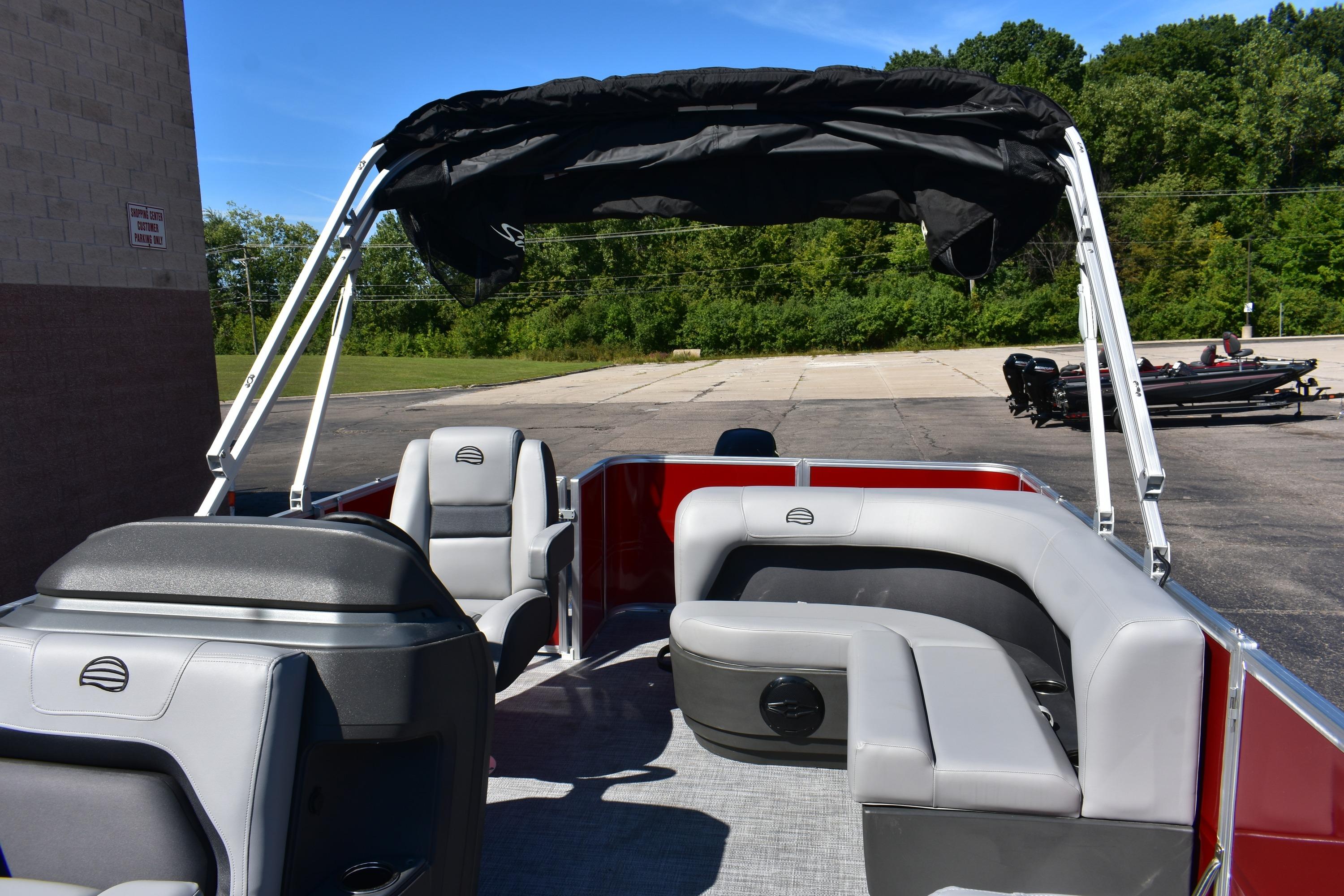 2026 Sun Tracker Party Barge 18 DLX Gallery