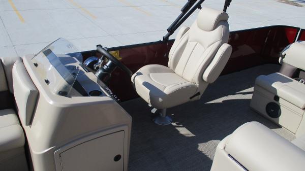2021 Bentley boat for sale, model of the boat is 243 Fish-N-Cruise & Image # 13 of 59