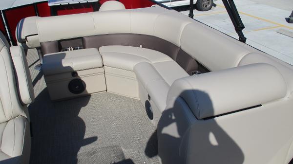 2021 Bentley boat for sale, model of the boat is 243 Fish-N-Cruise & Image # 14 of 59