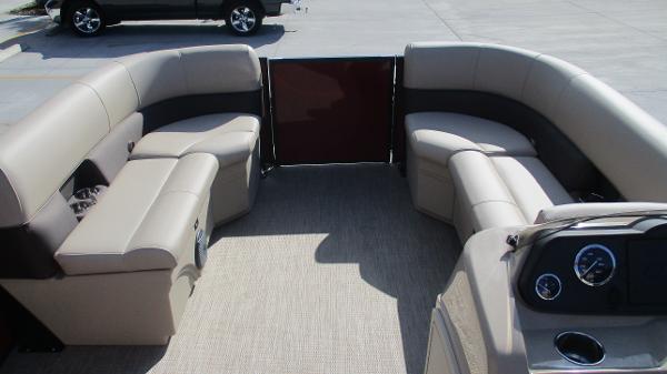 2021 Bentley boat for sale, model of the boat is 243 Fish-N-Cruise & Image # 43 of 59