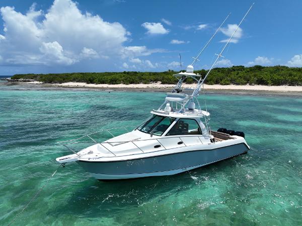 Photo of 2010 Boston Whaler 38'