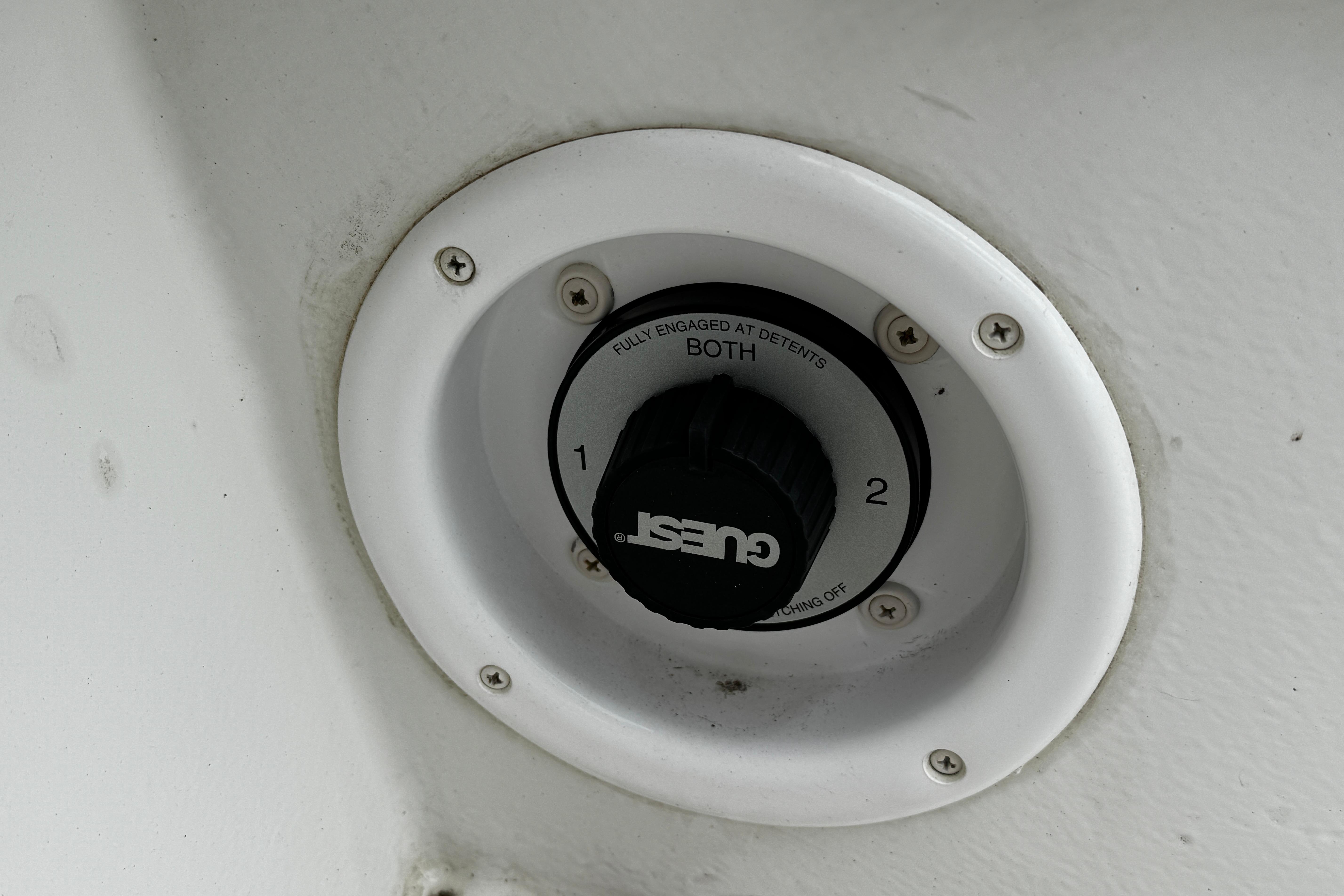 2017-parker-1801-center-console-power-10005861-20251106180749313-4