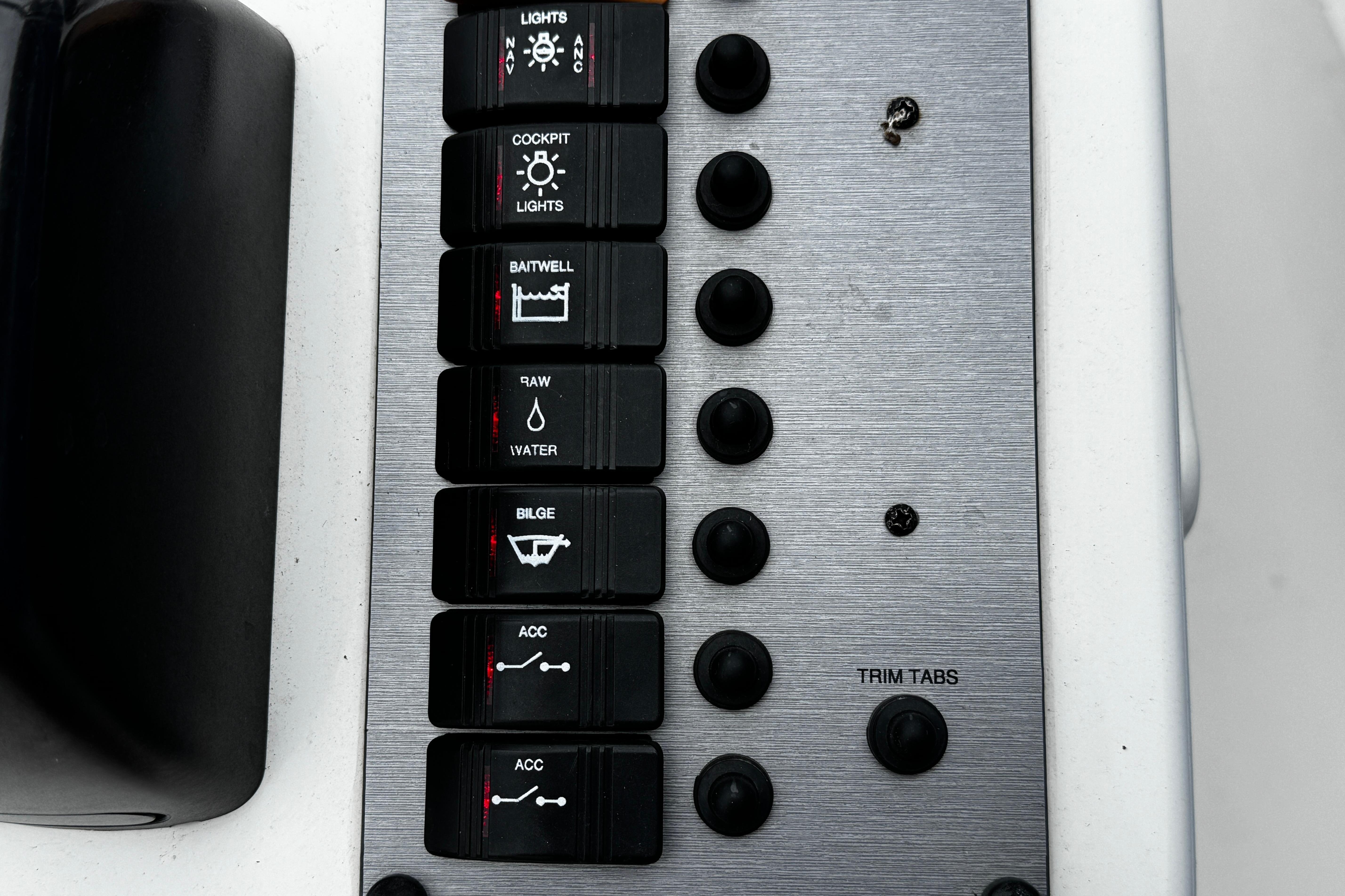 2017-parker-1801-center-console-power-10005861-20251106181127812-20