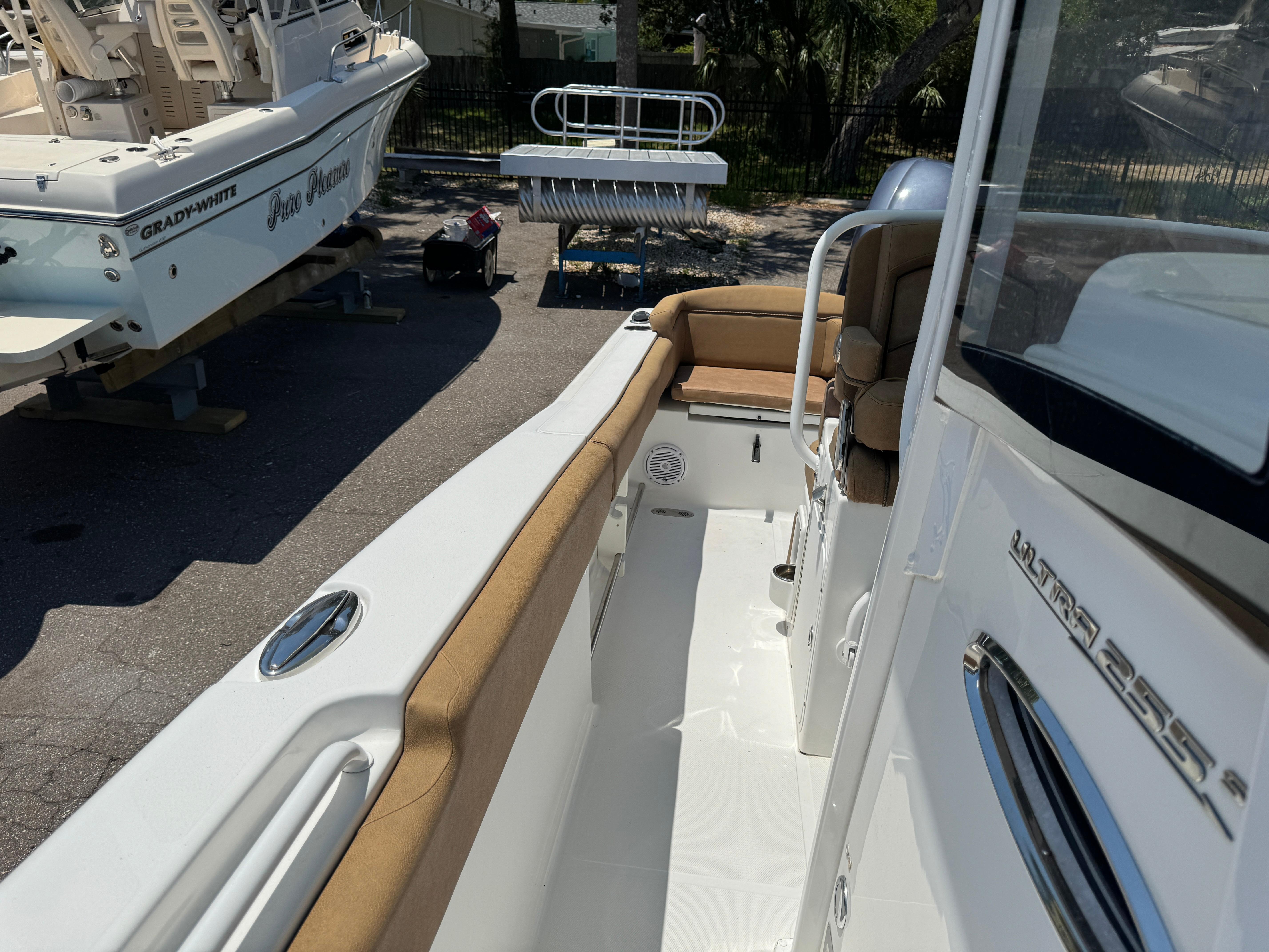 2019-sea-hunt-ultra-255-se-power-9805862-978947221-0-220520251042-27