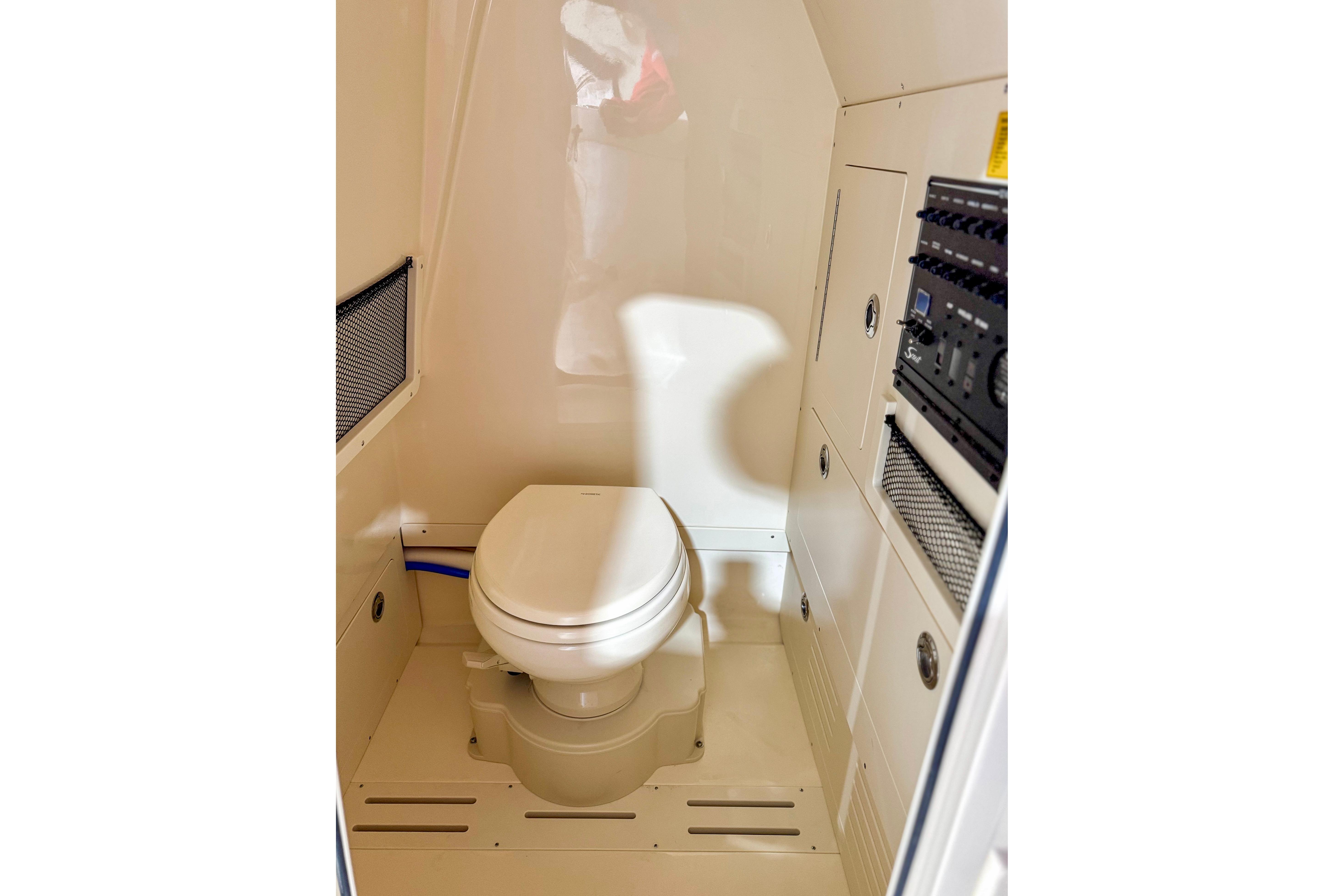 2026 Scout 240 XSF / Mercury 300 - Image 11