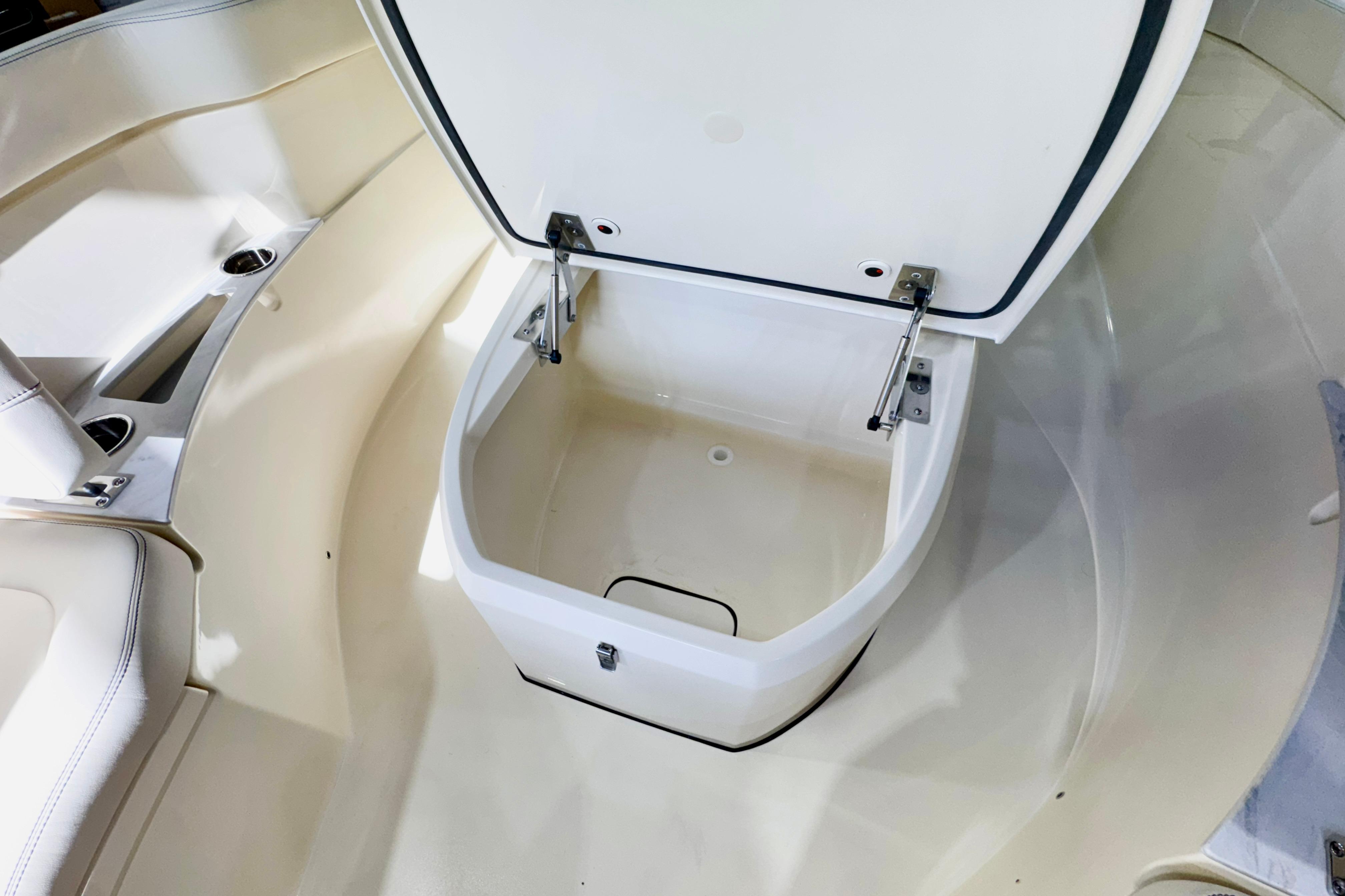 2026 Scout 240 XSF / Mercury 300 - Image 19