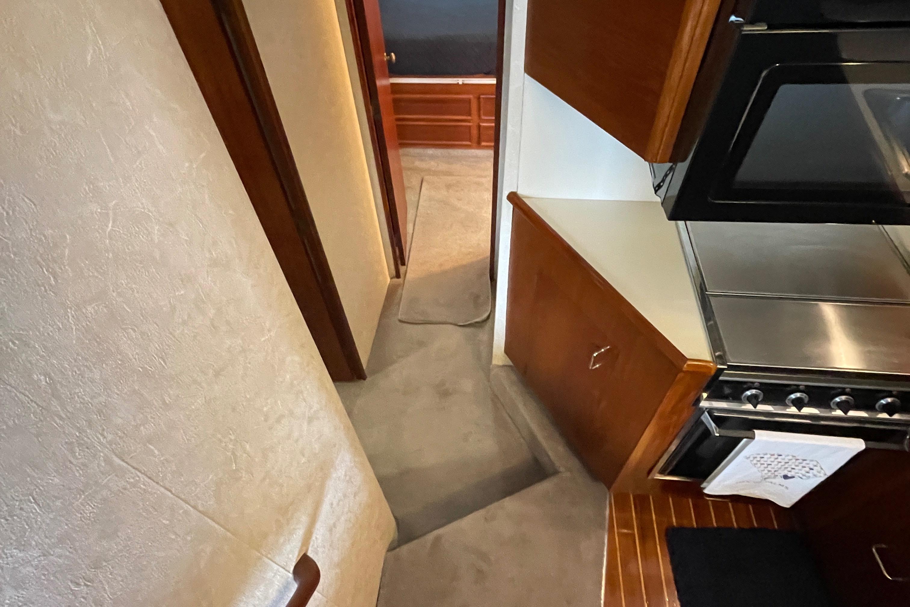 Ocean 44 Super Sport - Companionway to staterooms/heads