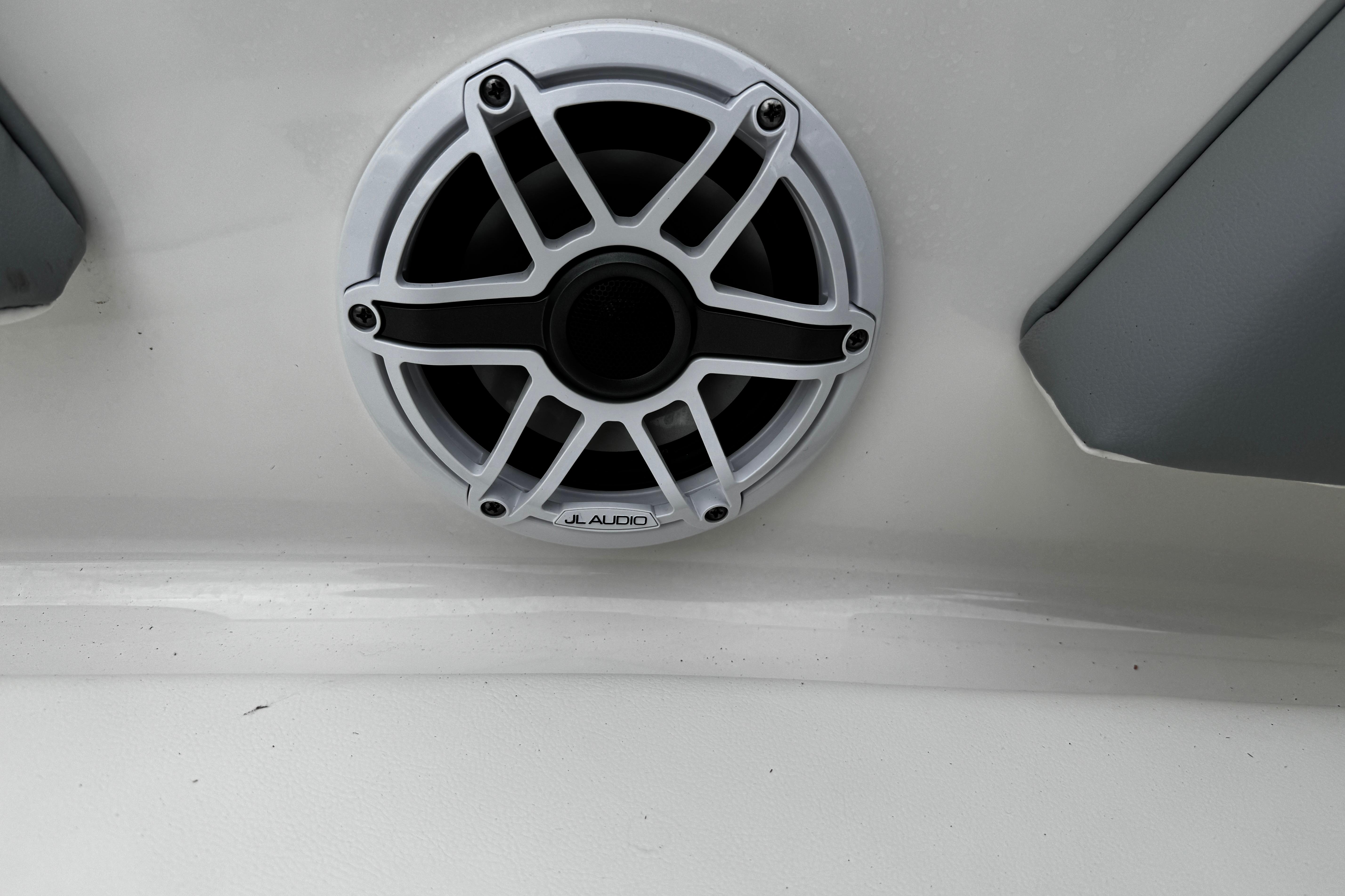 2023-chaparral-21-ssi-ob-power-10005869-20251106183115715-3