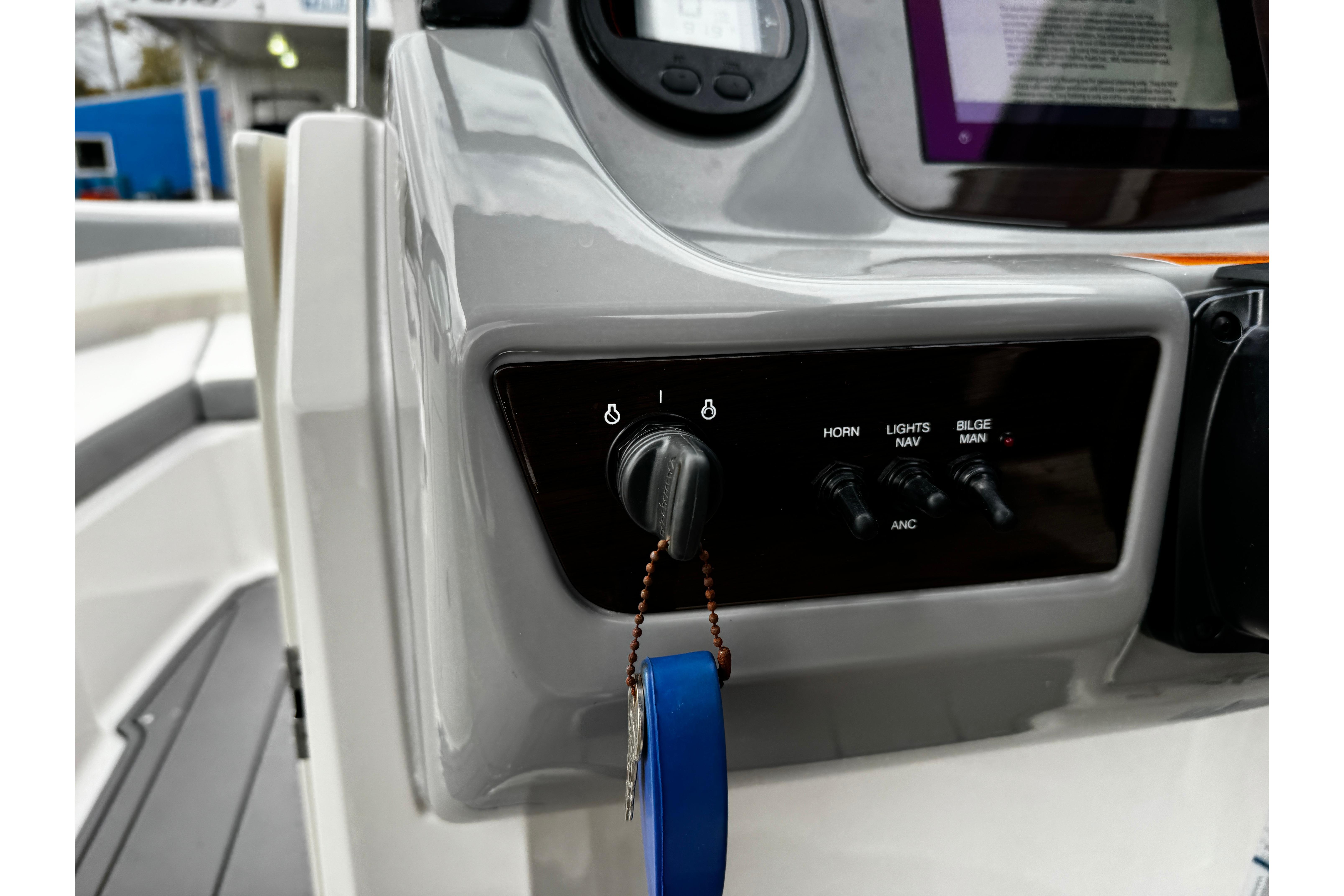 2023-chaparral-21-ssi-ob-power-10005869-20251106183126301-1