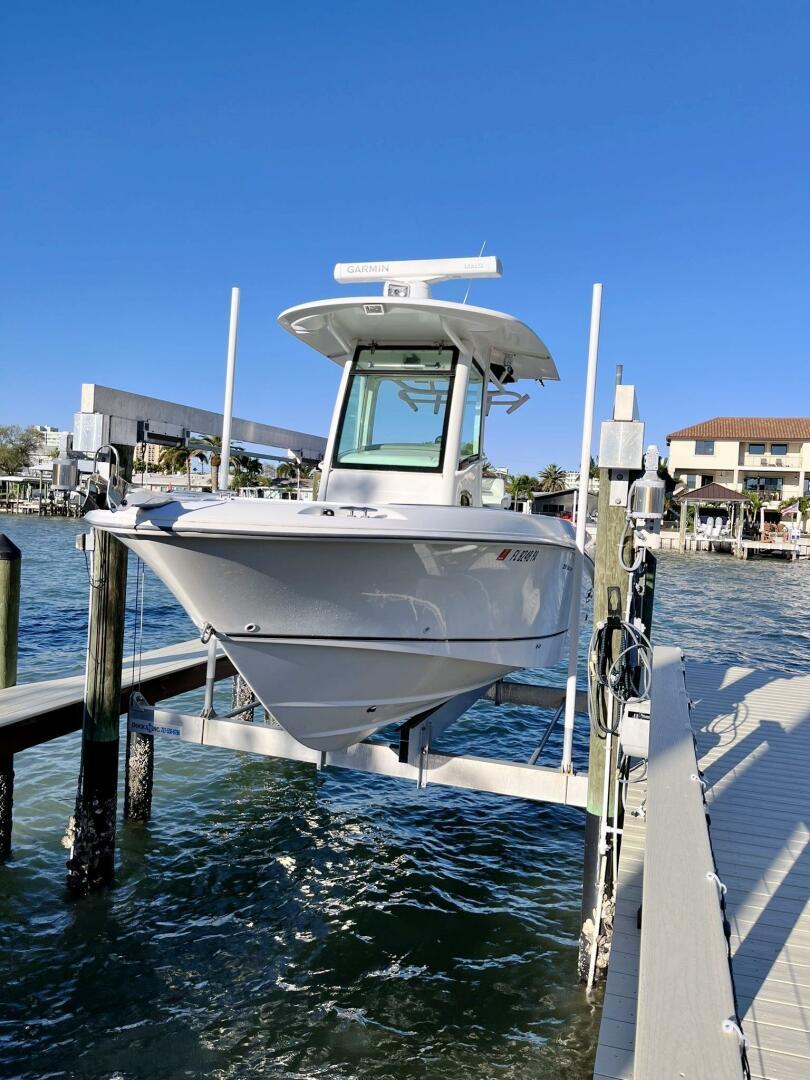 2009-boston-whaler-250-outrage-power-9805875-978947515-0-220520251040-1