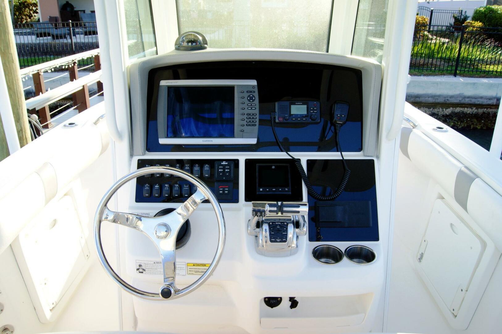 2009-boston-whaler-250-outrage-power-9805875-978947518-0-220520251040-4