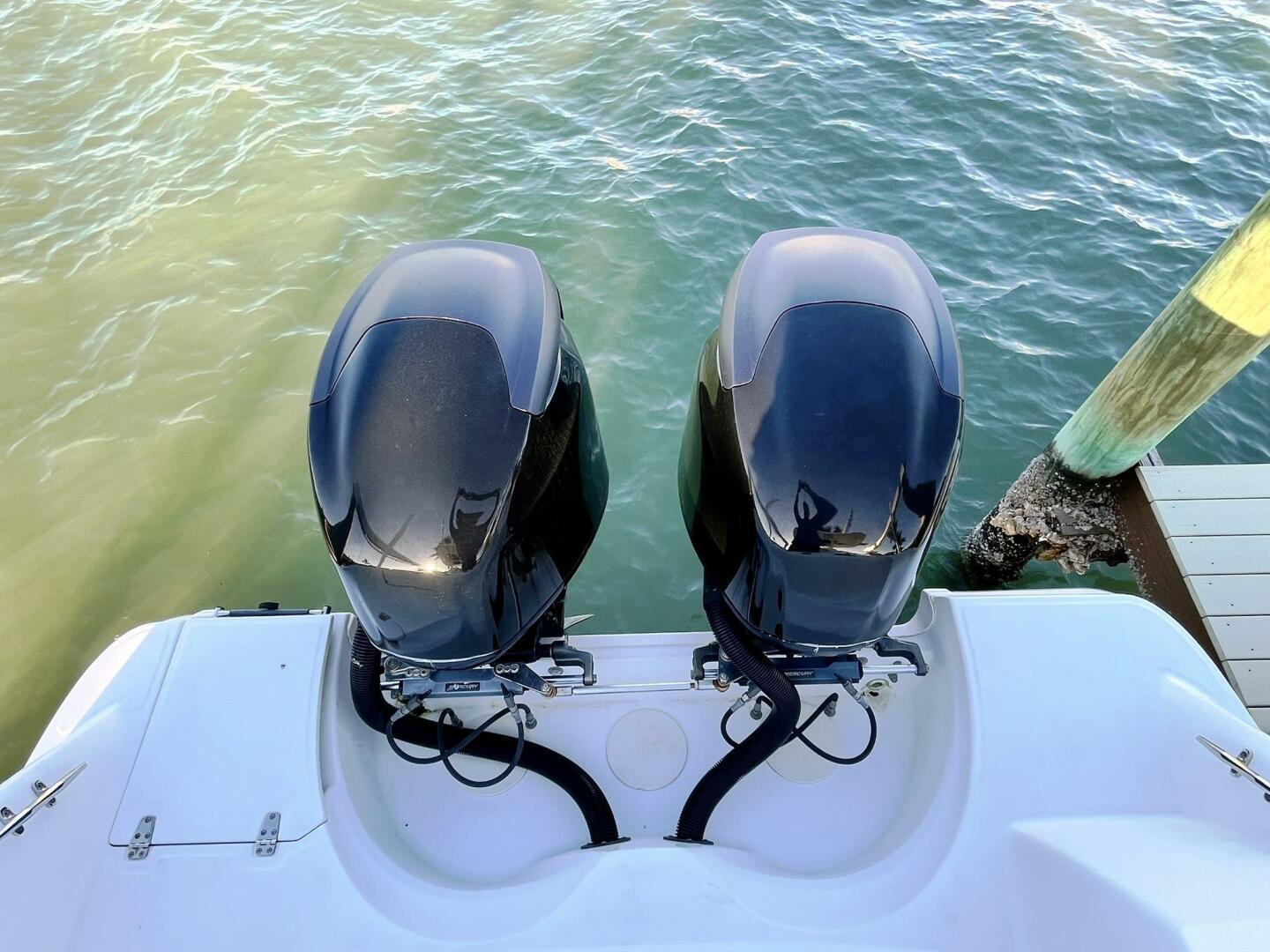 2009-boston-whaler-250-outrage-power-9805875-978947523-0-220520251040-9