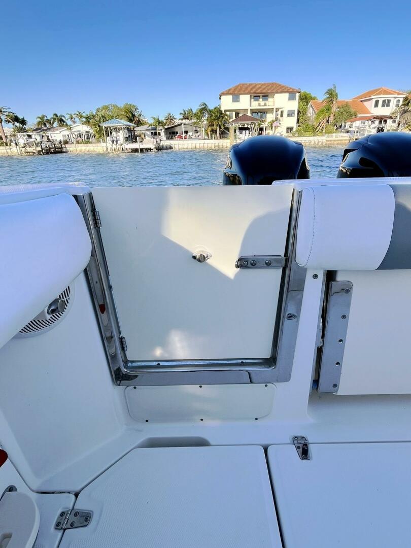2009-boston-whaler-250-outrage-power-9805875-978947524-0-220520251040-10