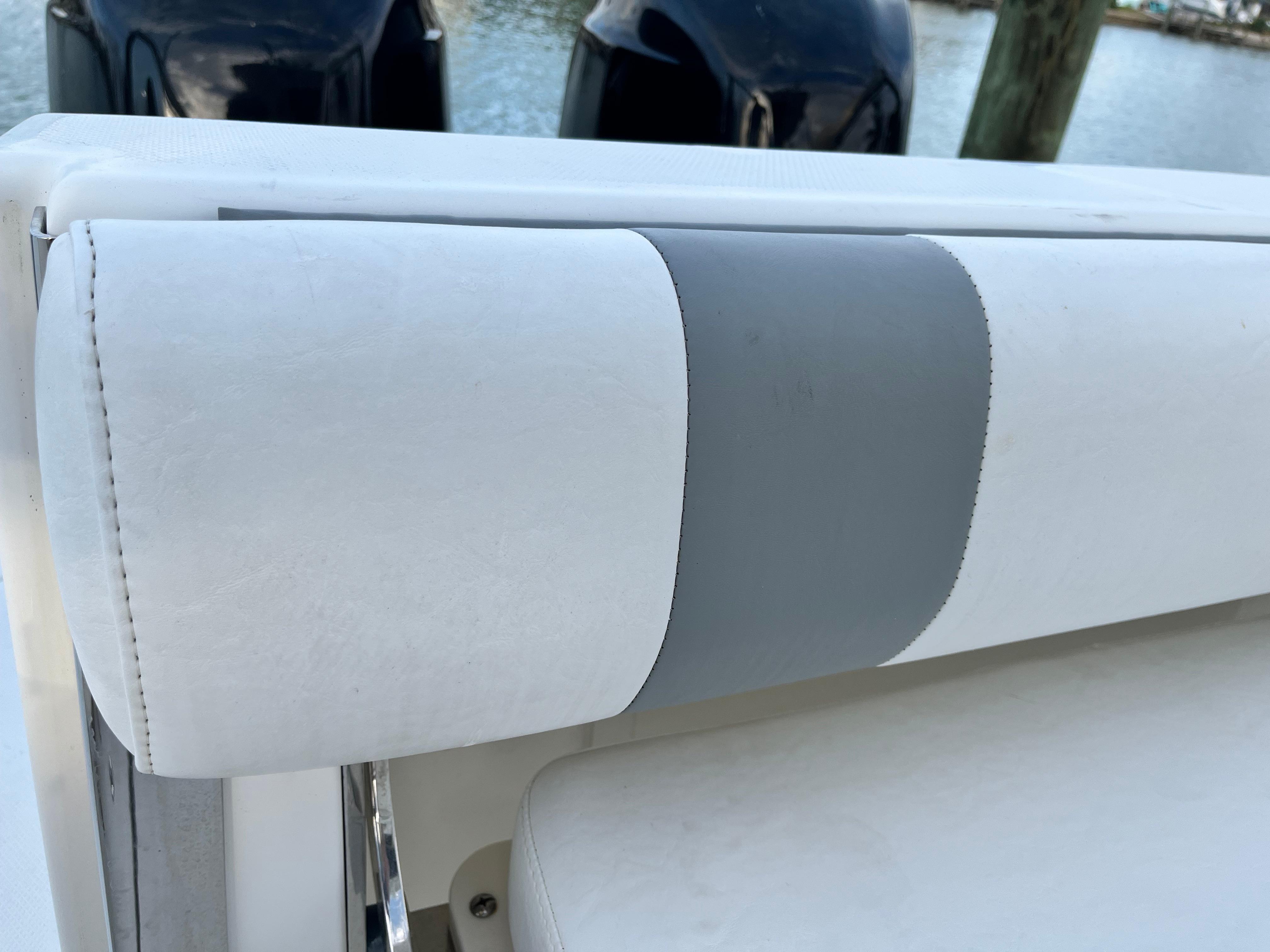 2009-boston-whaler-250-outrage-power-9805875-978947526-0-220520251040-12