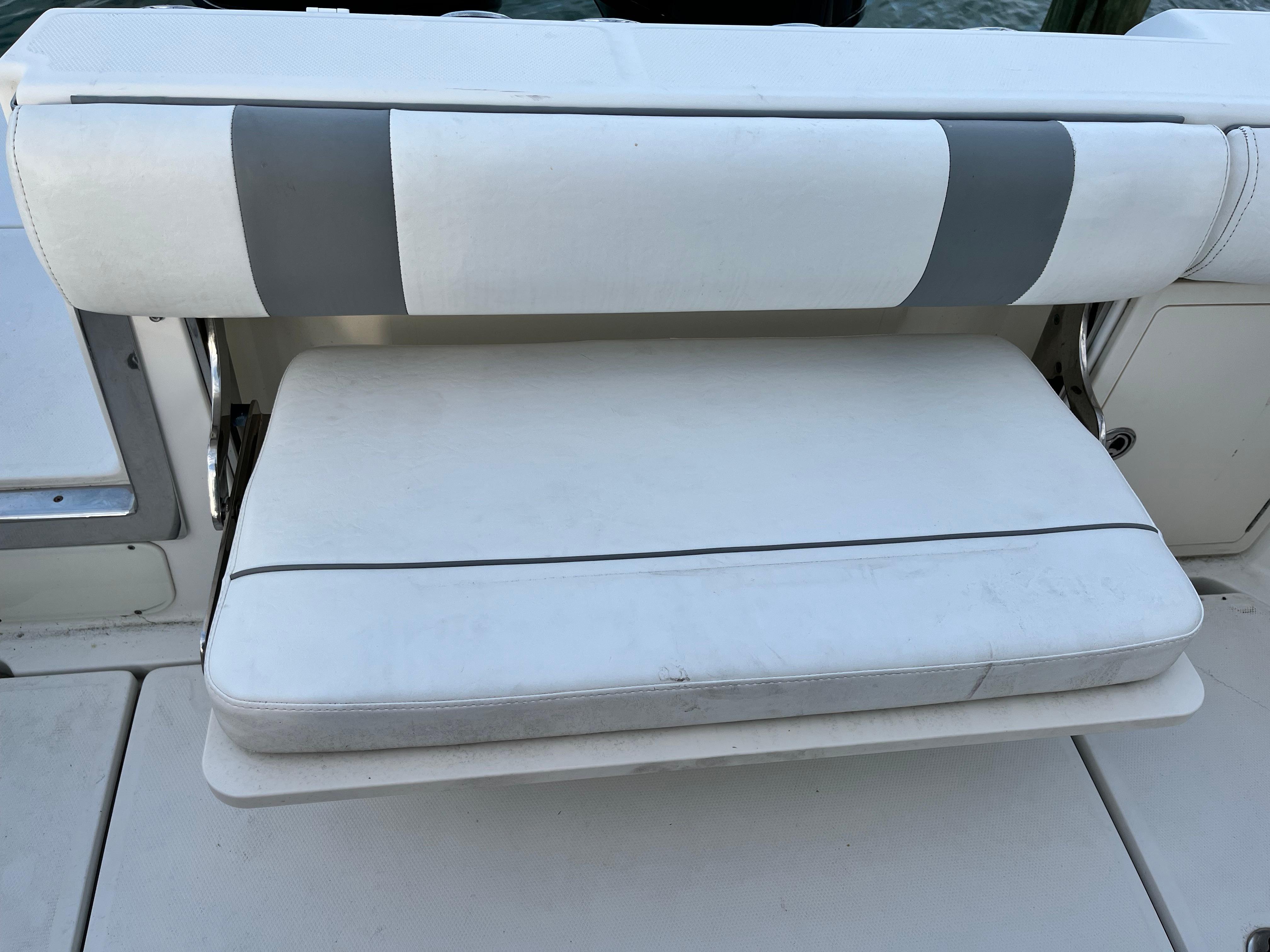 2009-boston-whaler-250-outrage-power-9805875-978947527-0-220520251040-13